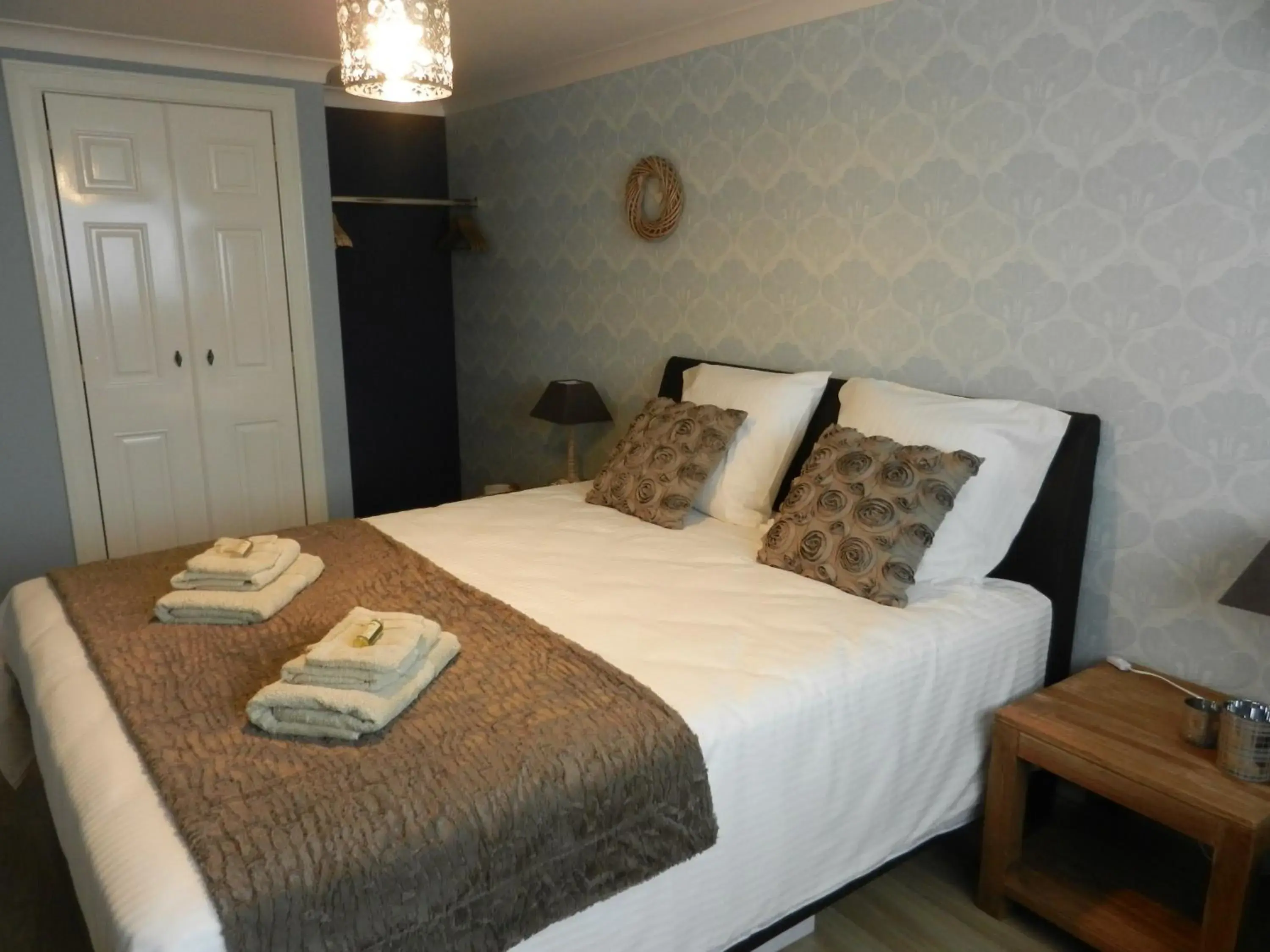 Deluxe Double Room with Private Bathroom in Juliette's Deluxe Double Room with Private Bathroom in Juliette's