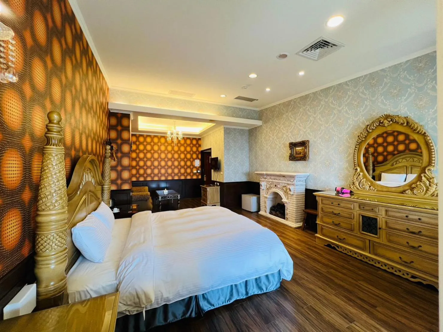 Photo of the whole room, Bed in Huis Ten Bosch