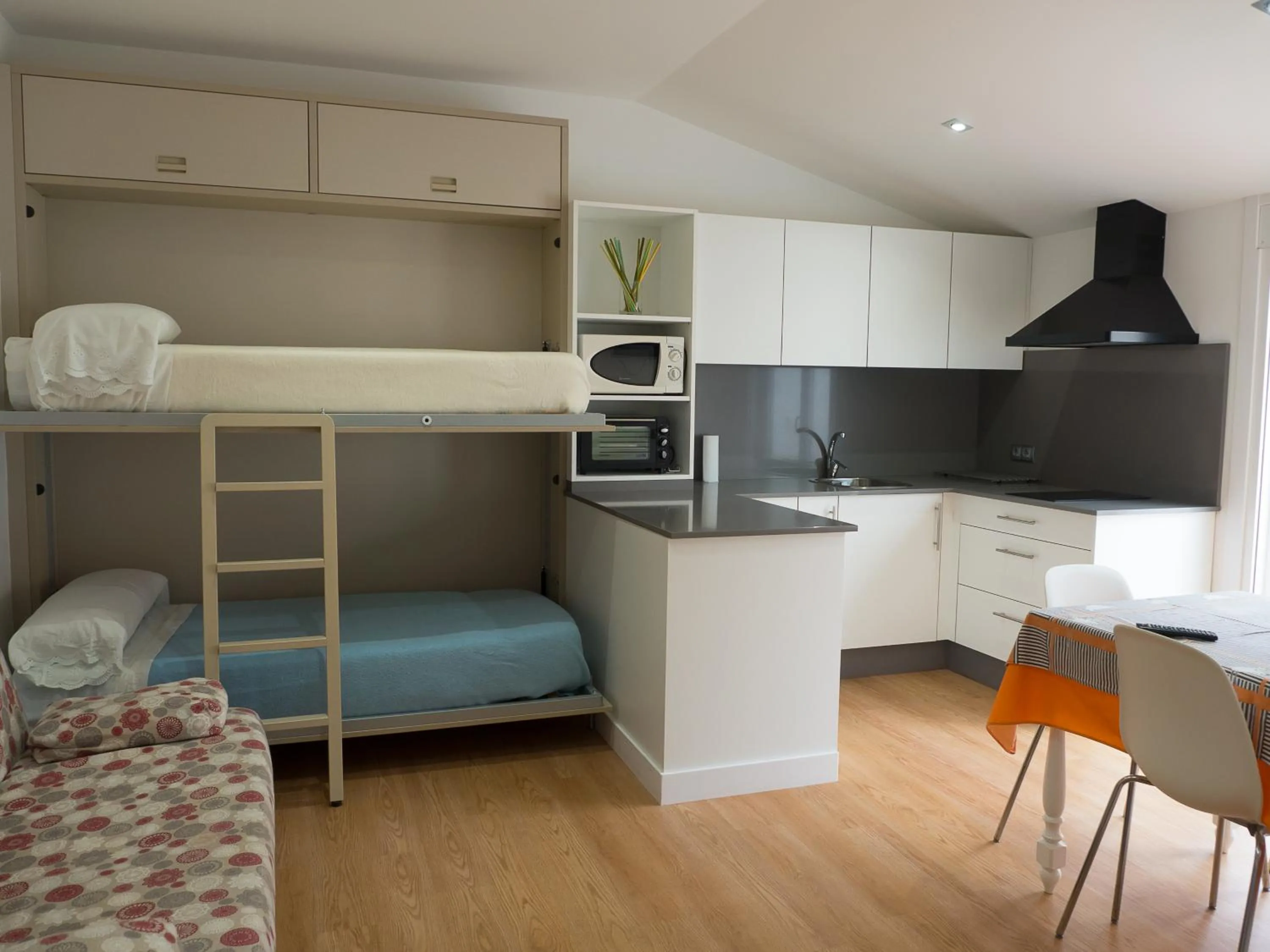 Kitchen or kitchenette in Hotel Vila da Guarda