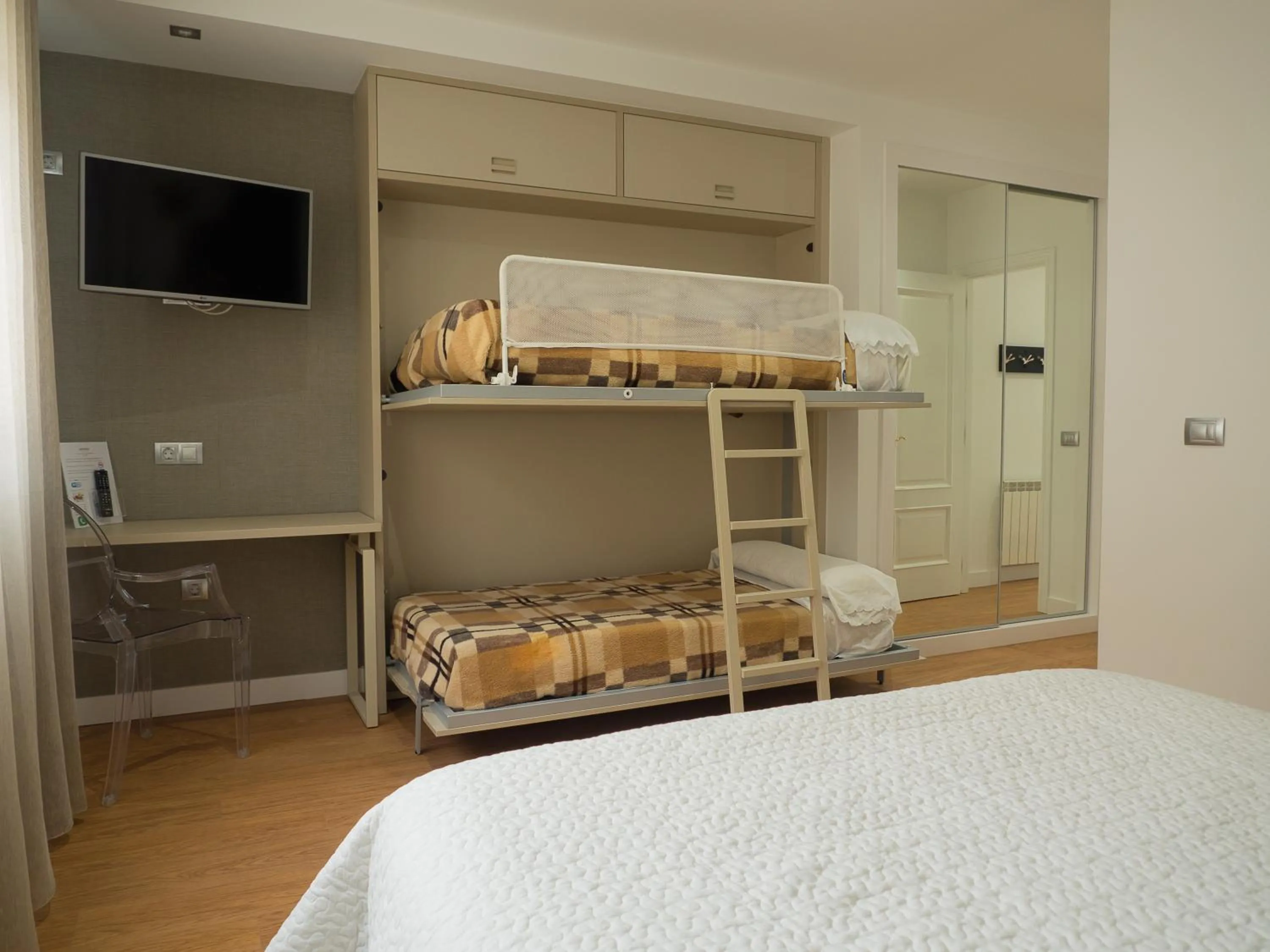 bunk bed, Bed in Hotel Vila da Guarda