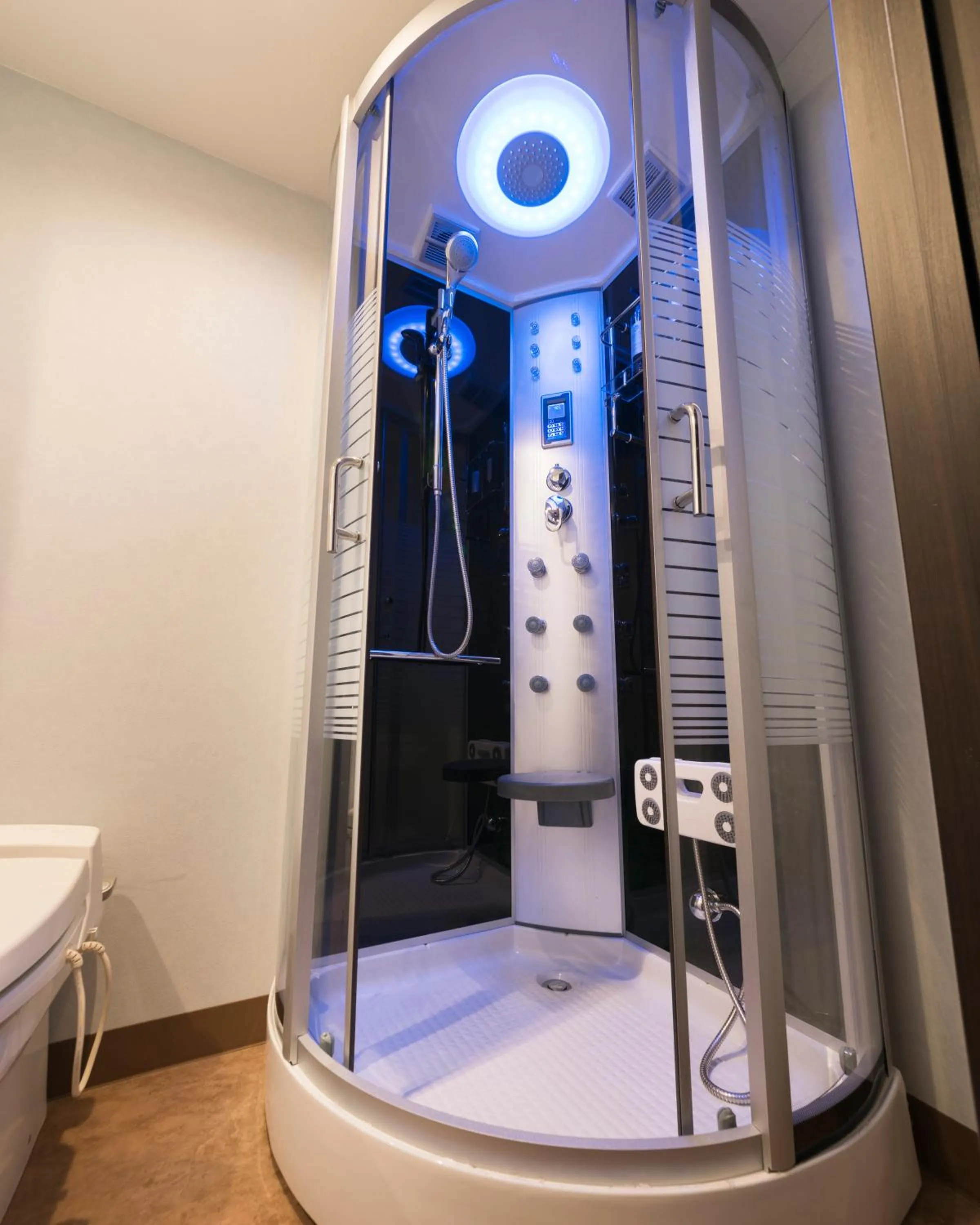 Shower in Tabata Oji Hotel