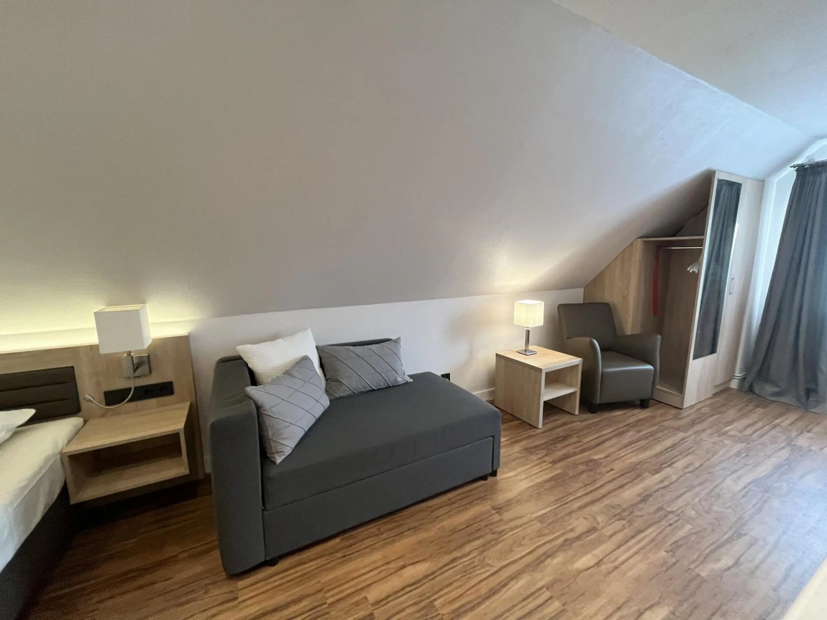 Bedroom, Bed in Gothmann's Hotel