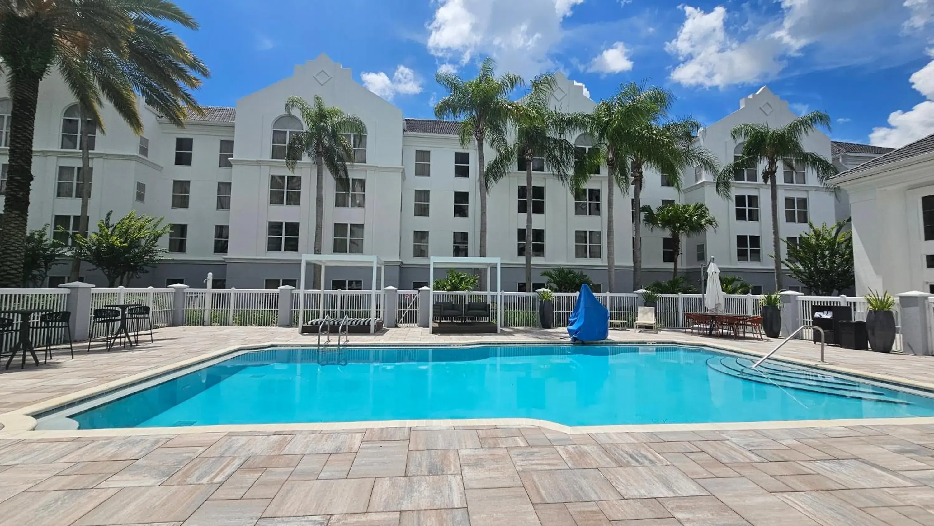 Property building in SureStay Plus by Best Western Orlando Lake Buena Vista Property building in SureStay Plus by Best Western Orlando Lake Buena Vista