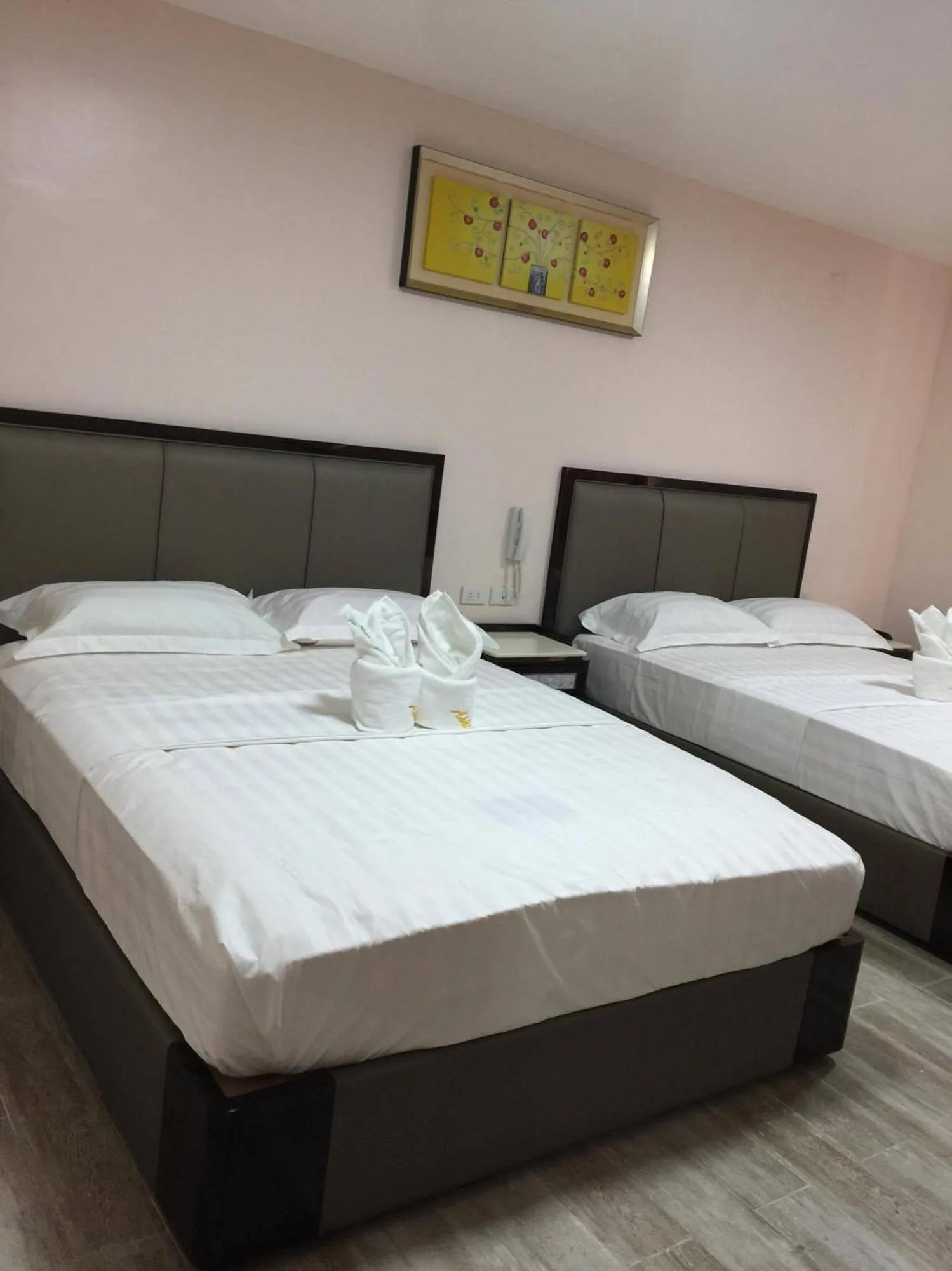 Bed in Meaco Royal Hotel - Lipa