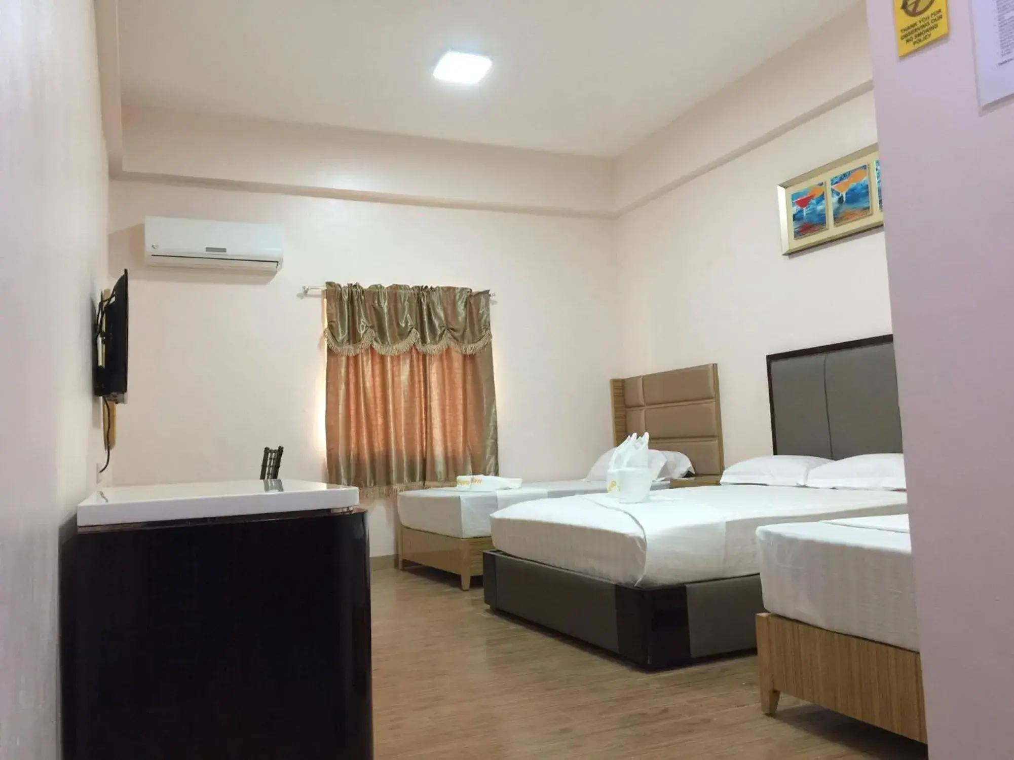 Bed in Meaco Royal Hotel - Lipa Bed in Meaco Royal Hotel - Lipa