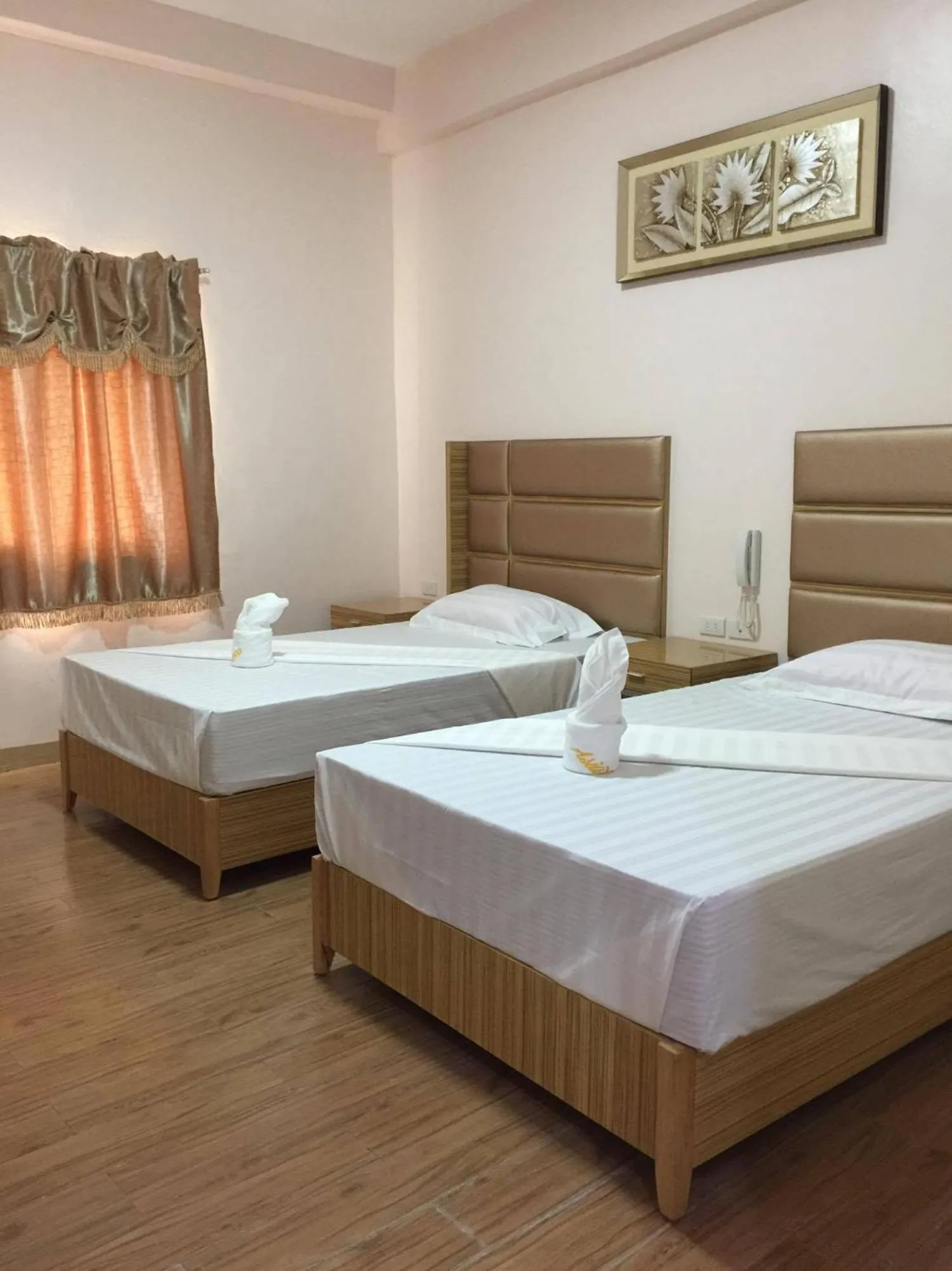 Bed in Meaco Royal Hotel - Lipa