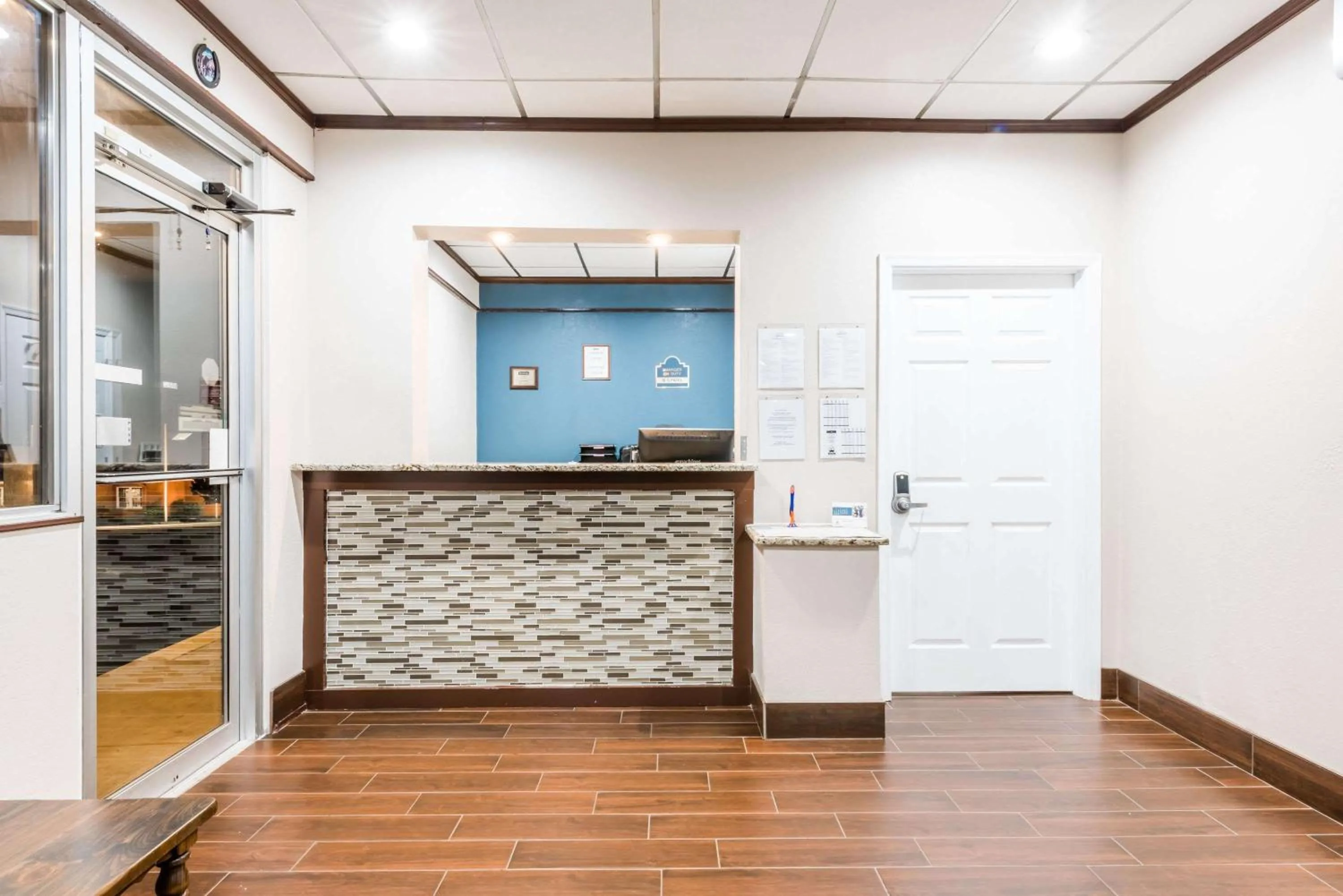 Lobby or reception in Red Carpet Inn Lancaster