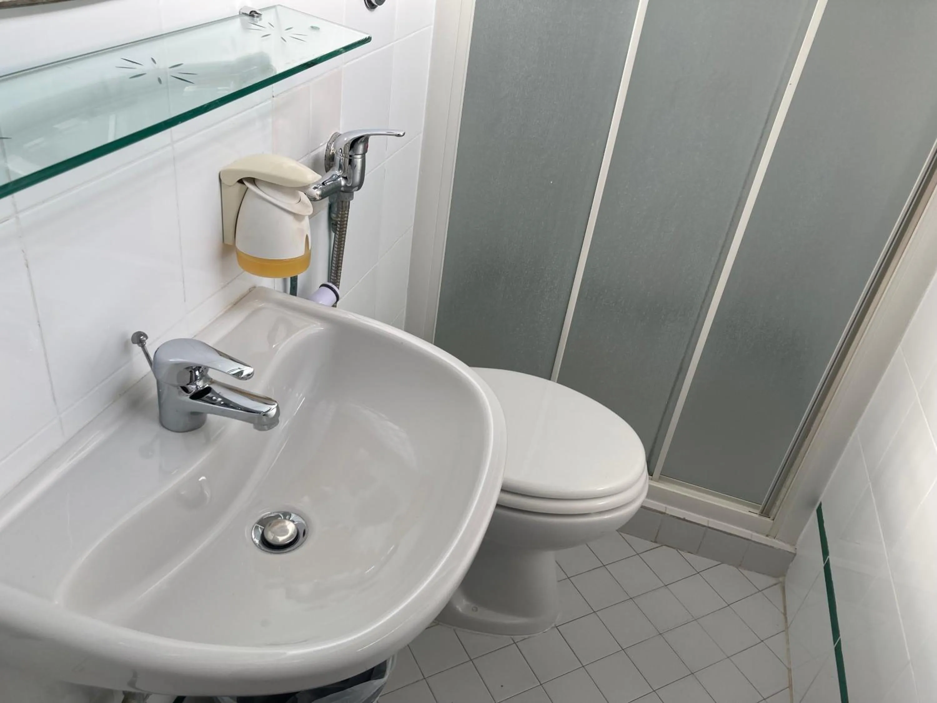 Shower in Hotel Indipendenza