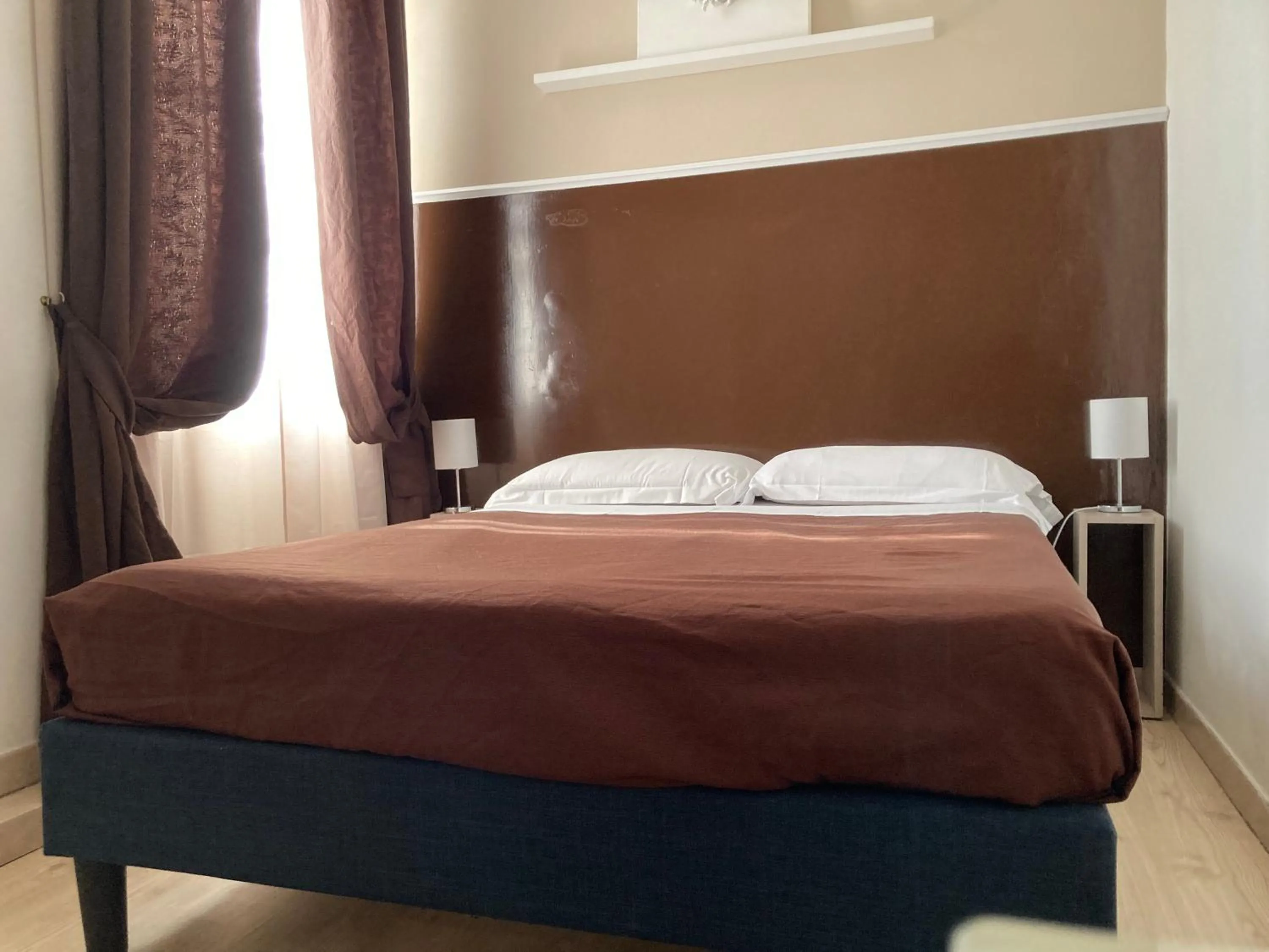 Bedroom, Bed in Hotel Indipendenza