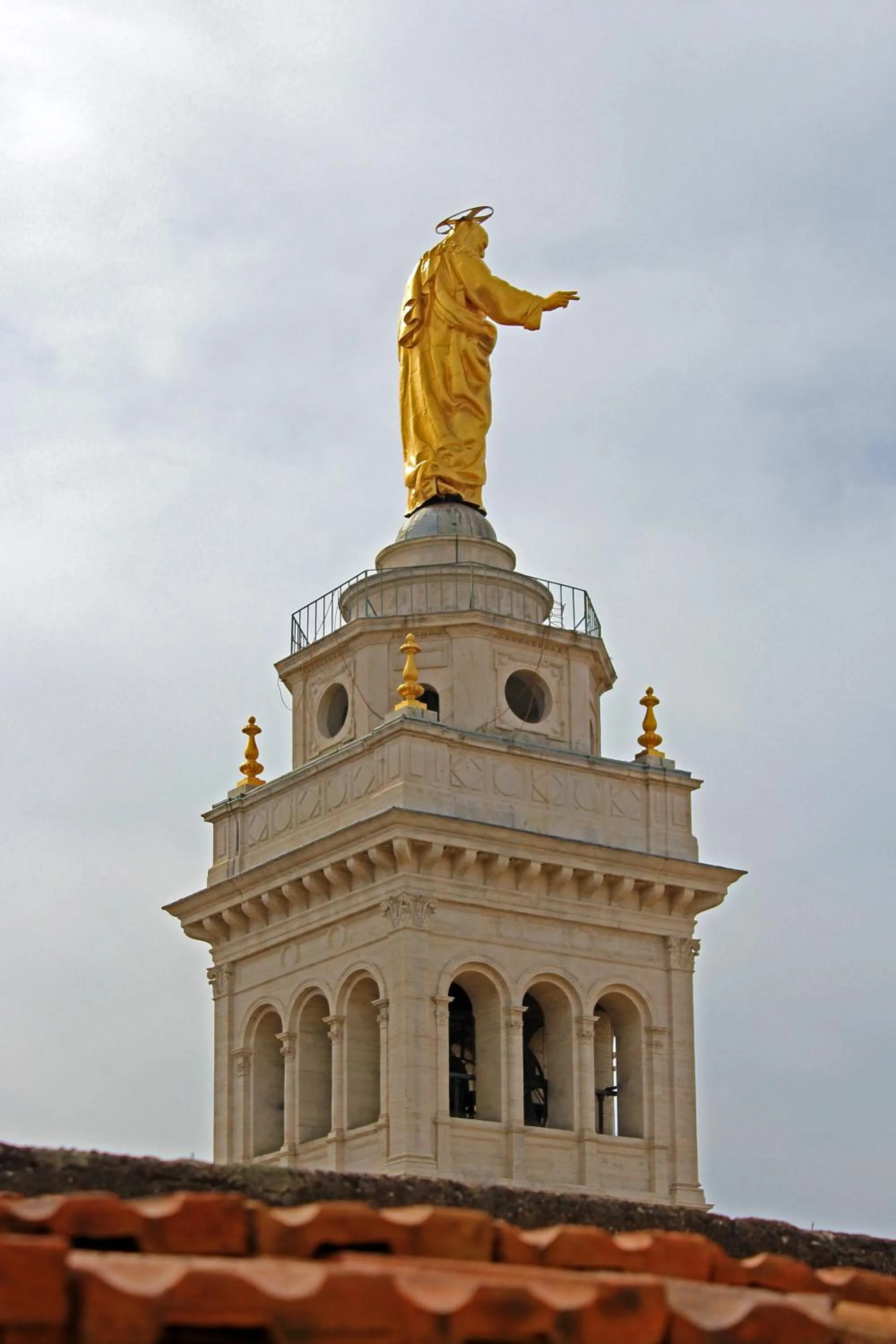 Nearby landmark in Hotel Indipendenza