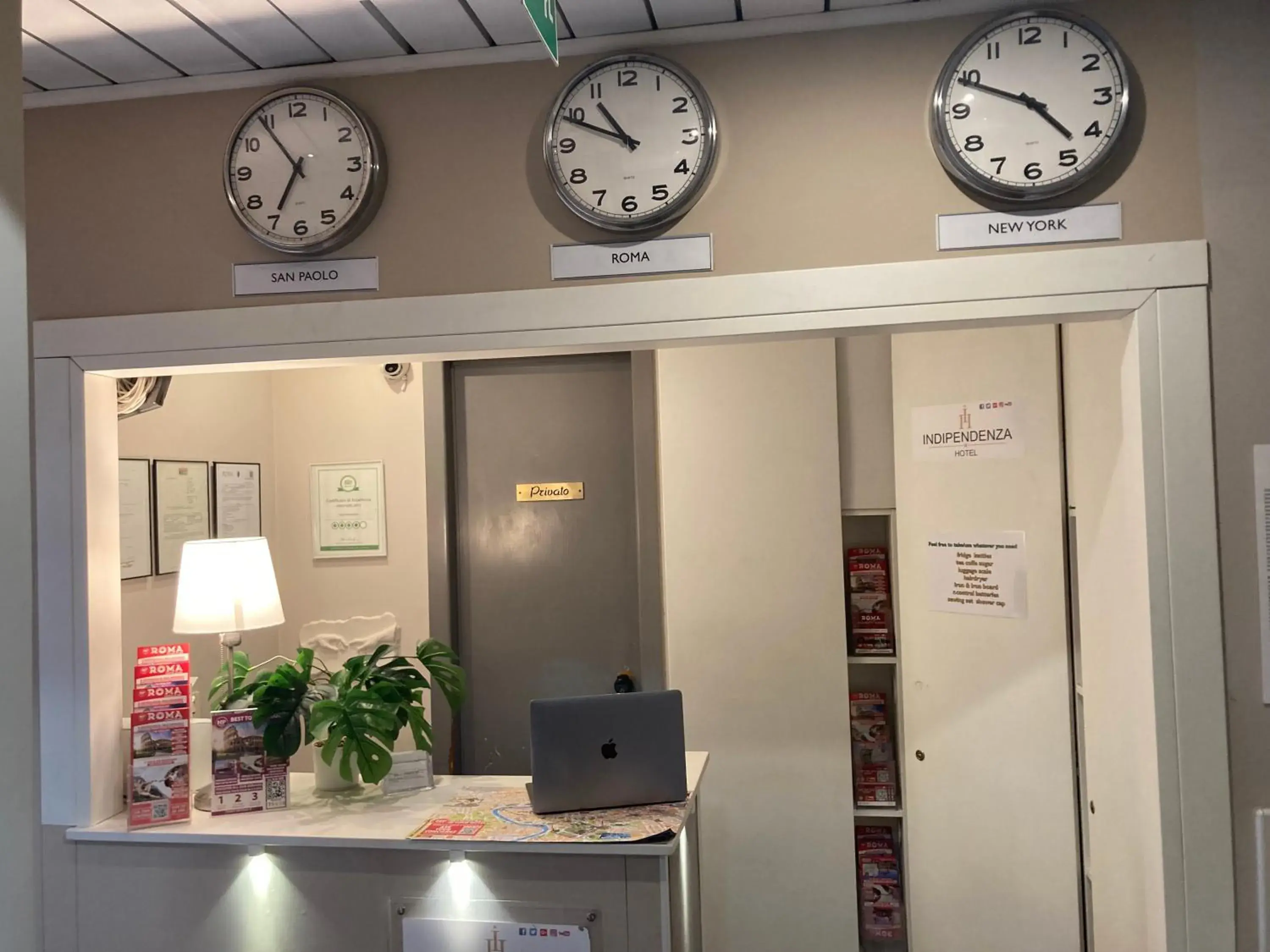 Lobby or reception in Hotel Indipendenza Lobby or reception in Hotel Indipendenza