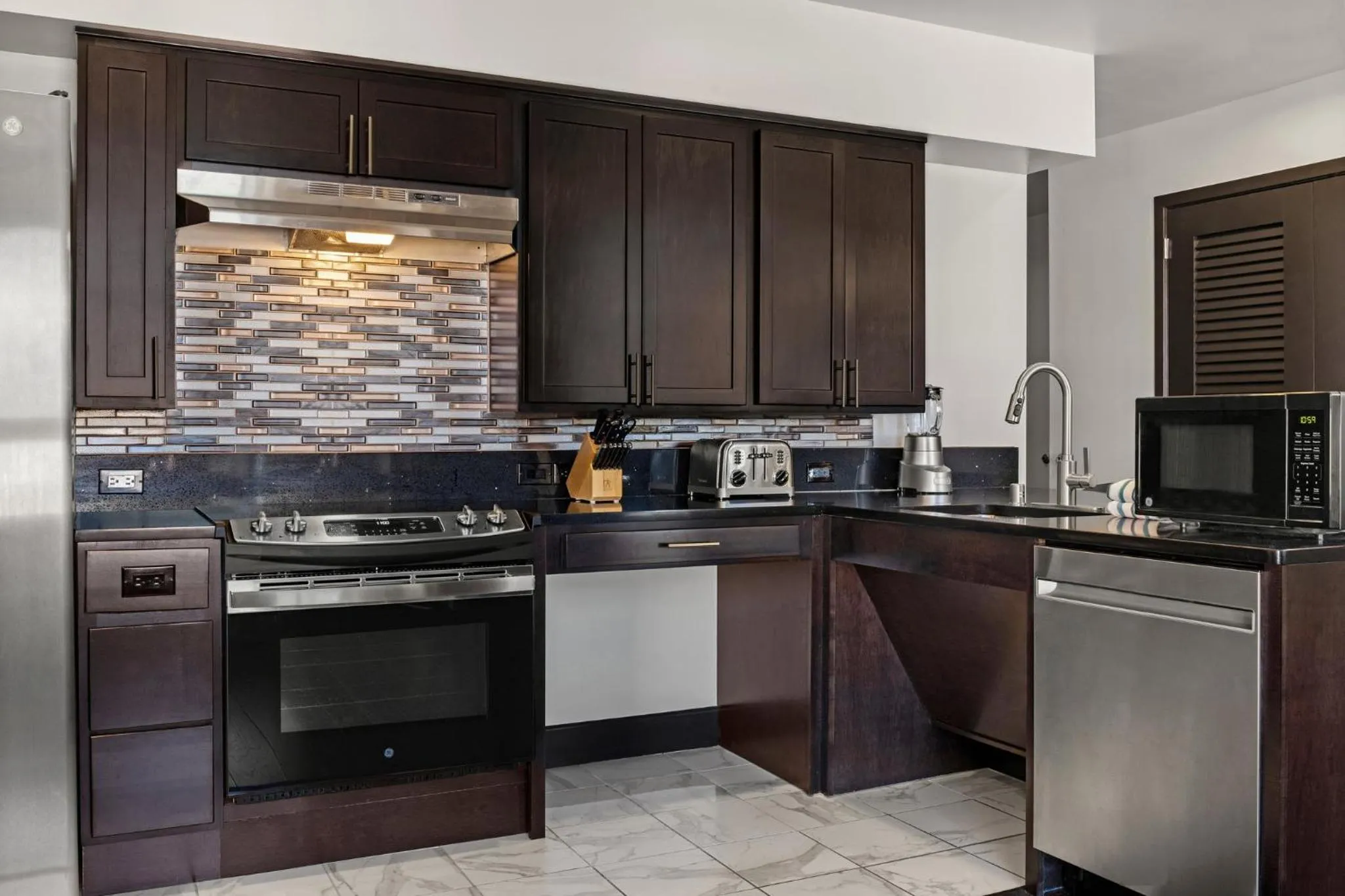 Kitchen or kitchenette in Club Wyndham Canterbury