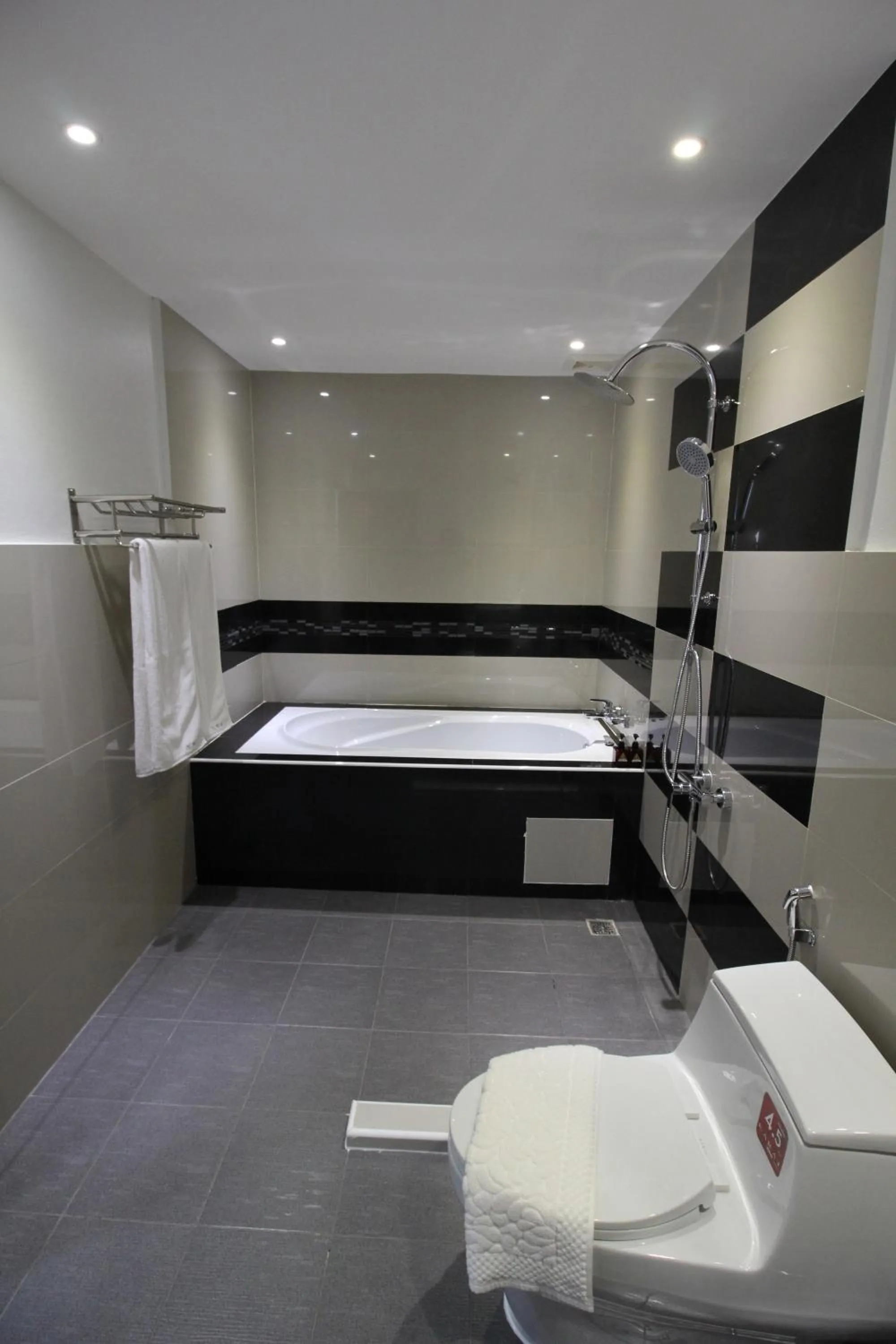 Nonghan Grand Hotel and Resort