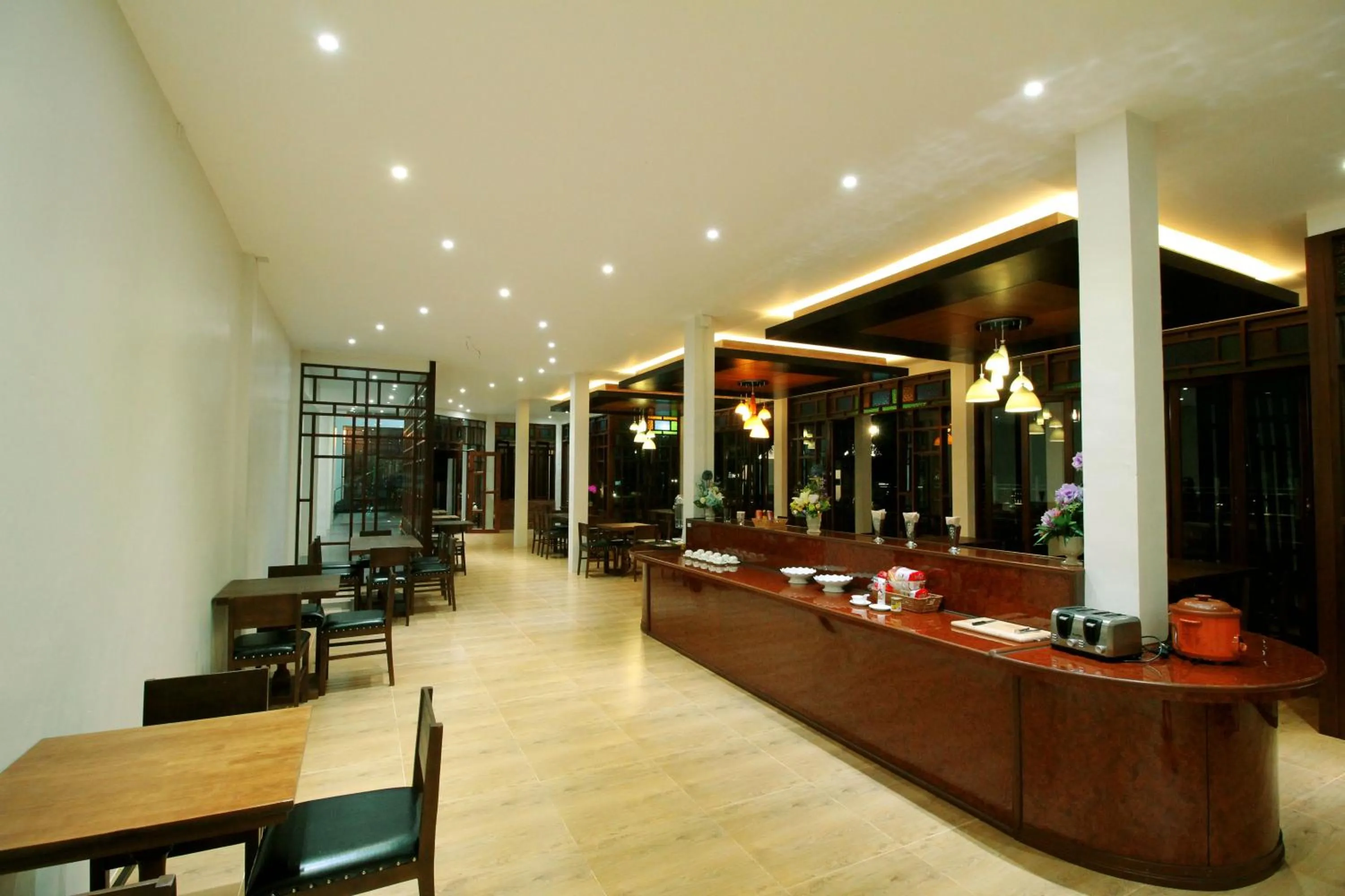Restaurant/places to eat in Nonghan Grand Hotel and Resort