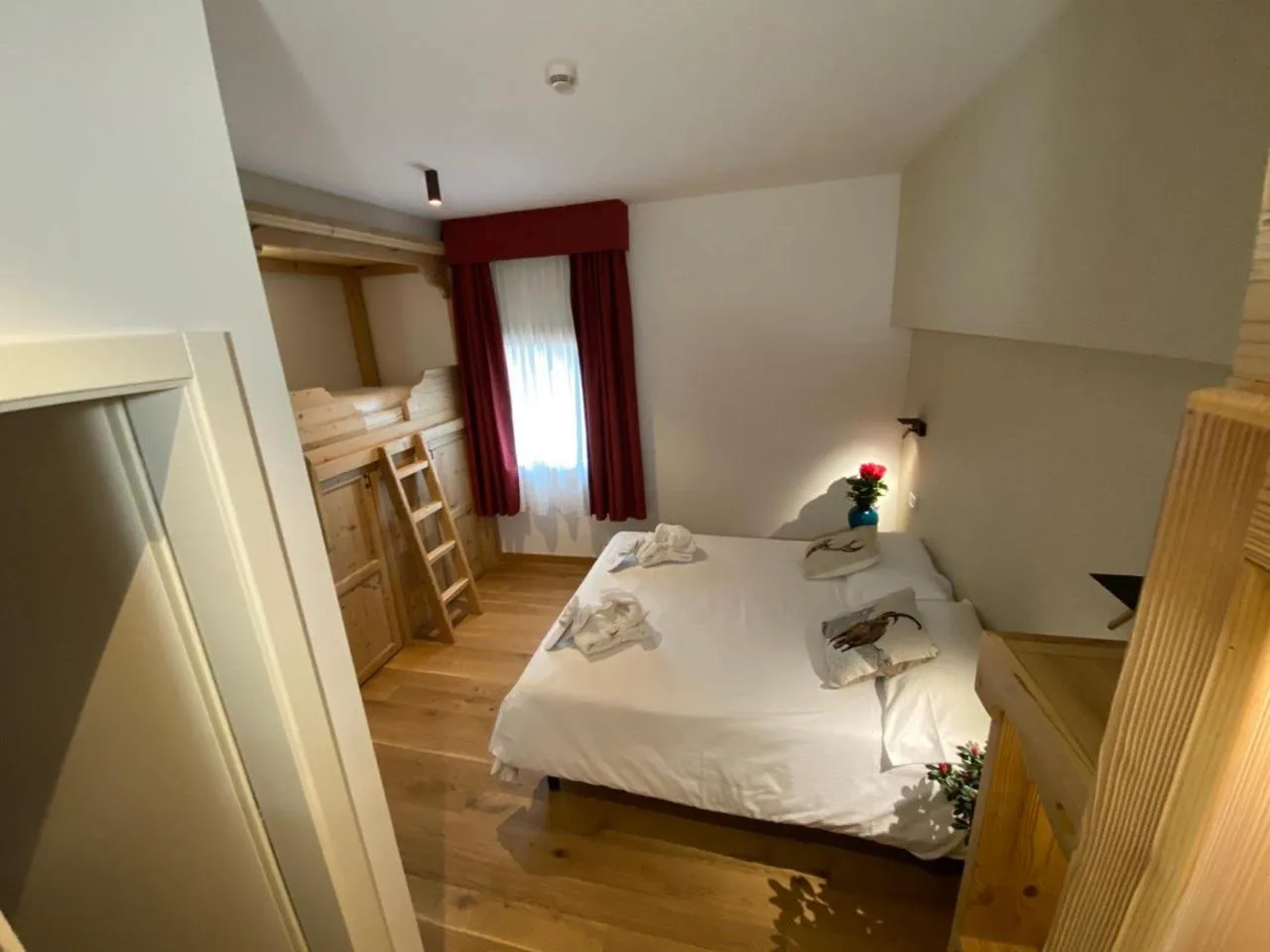 Photo of the whole room, Bed in Grand Hotel Miramonti