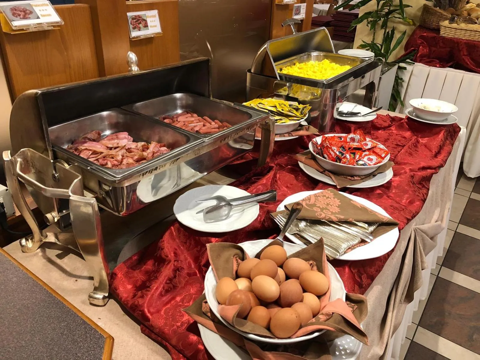Continental breakfast in Grand Hotel Miramonti