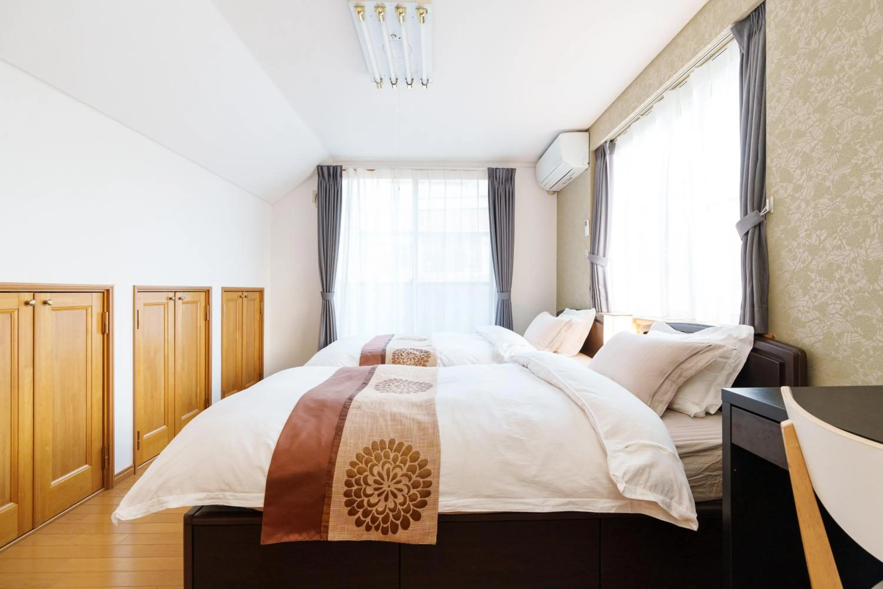 Bed in Luxury Guest House in Tokyo Shinjuku