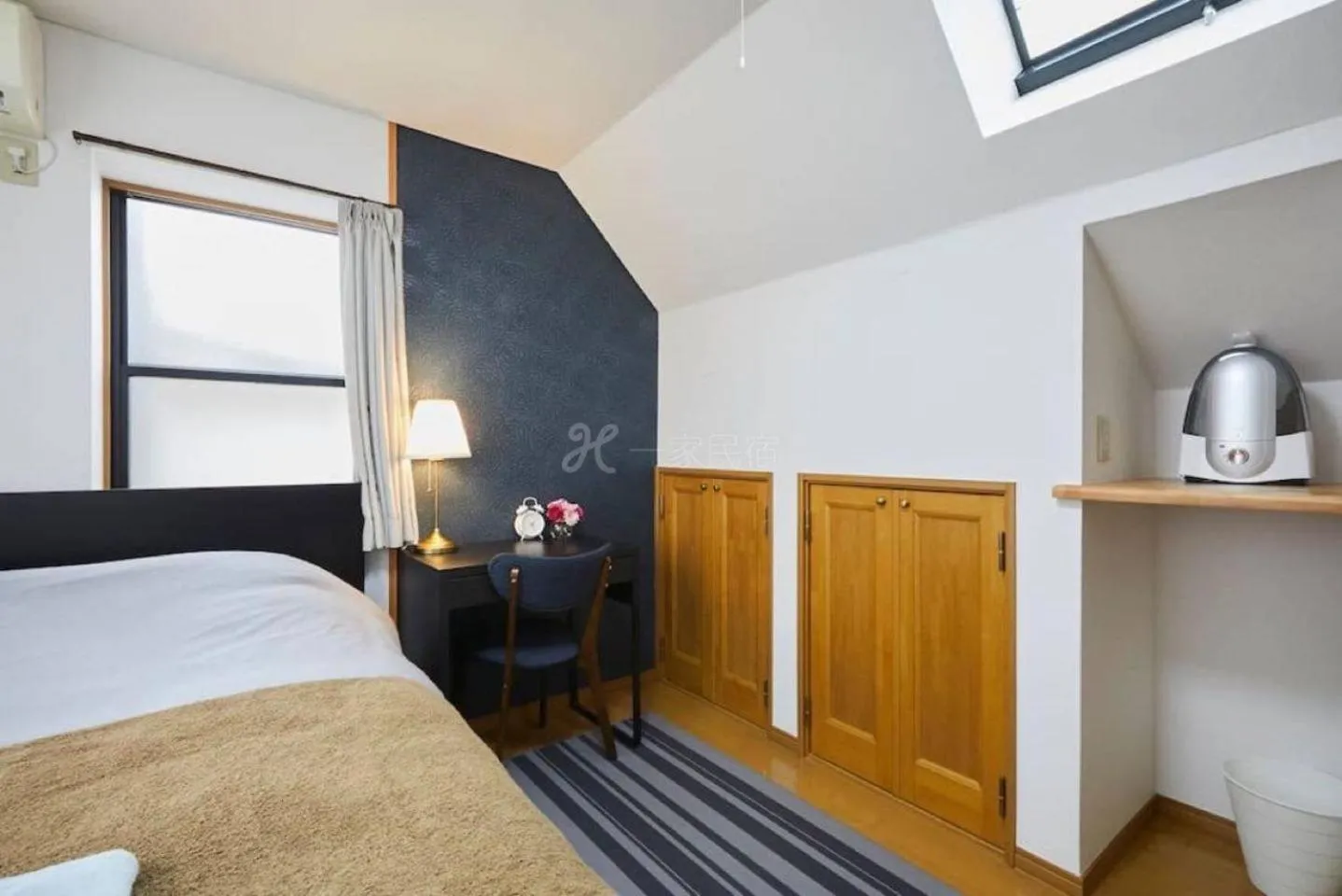 Photo of the whole room, Bed in Luxury Guest House in Tokyo Shinjuku