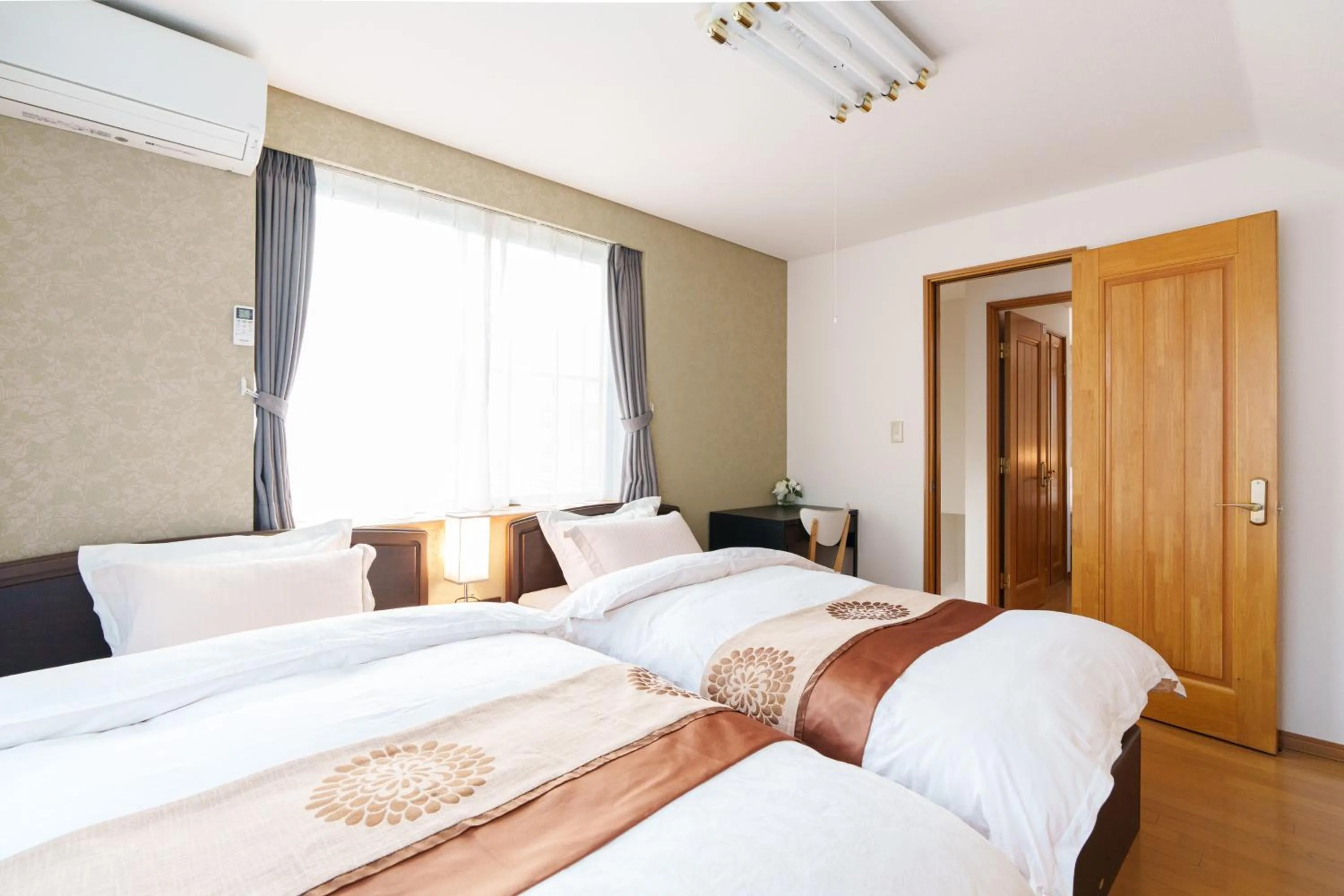Bed in Luxury Guest House in Tokyo Shinjuku