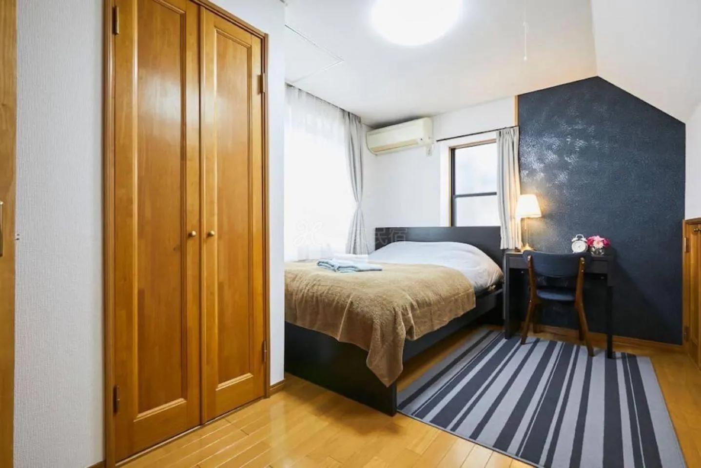 Photo of the whole room, Bed in Luxury Guest House in Tokyo Shinjuku