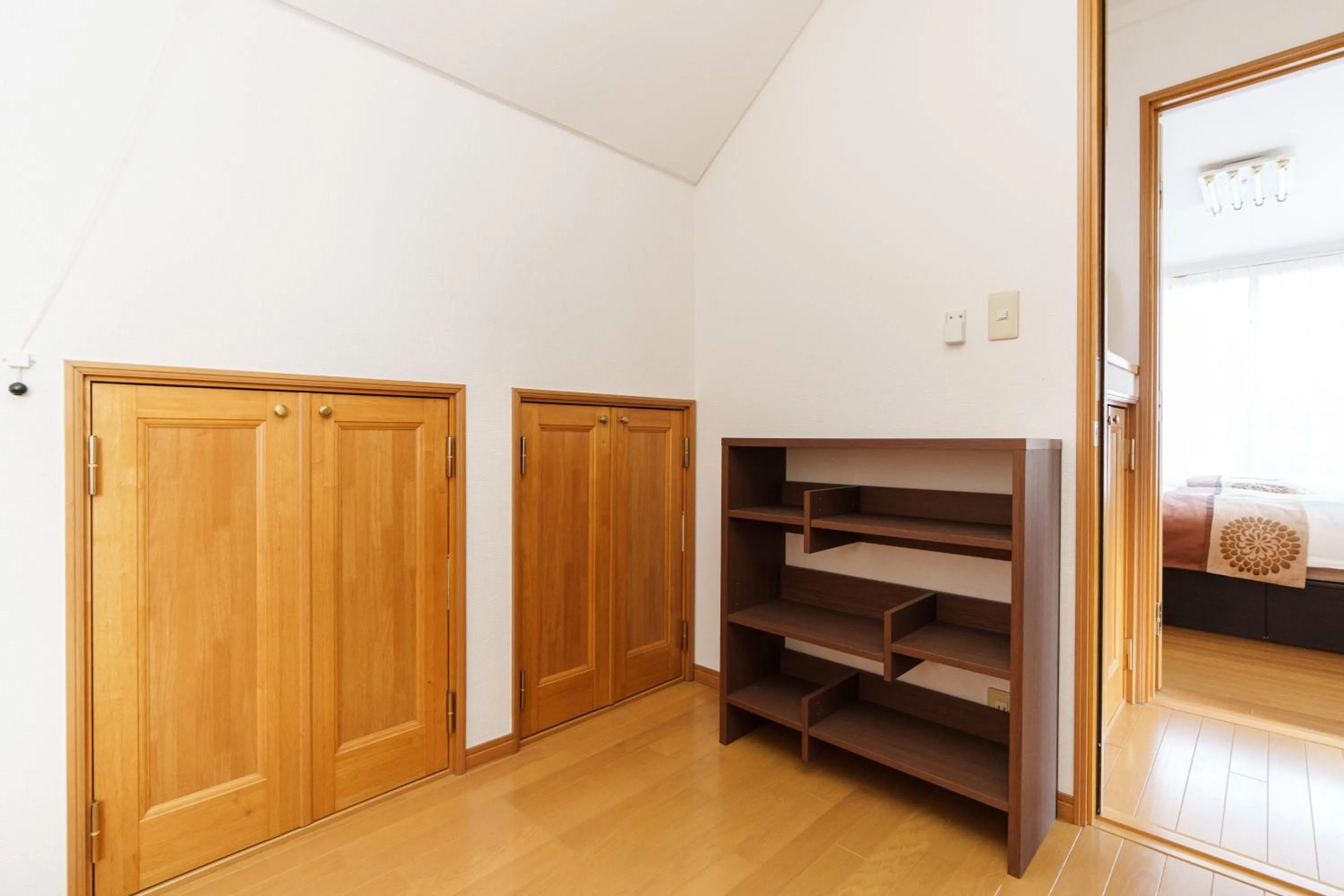wardrobe, Bed in Luxury Guest House in Tokyo Shinjuku