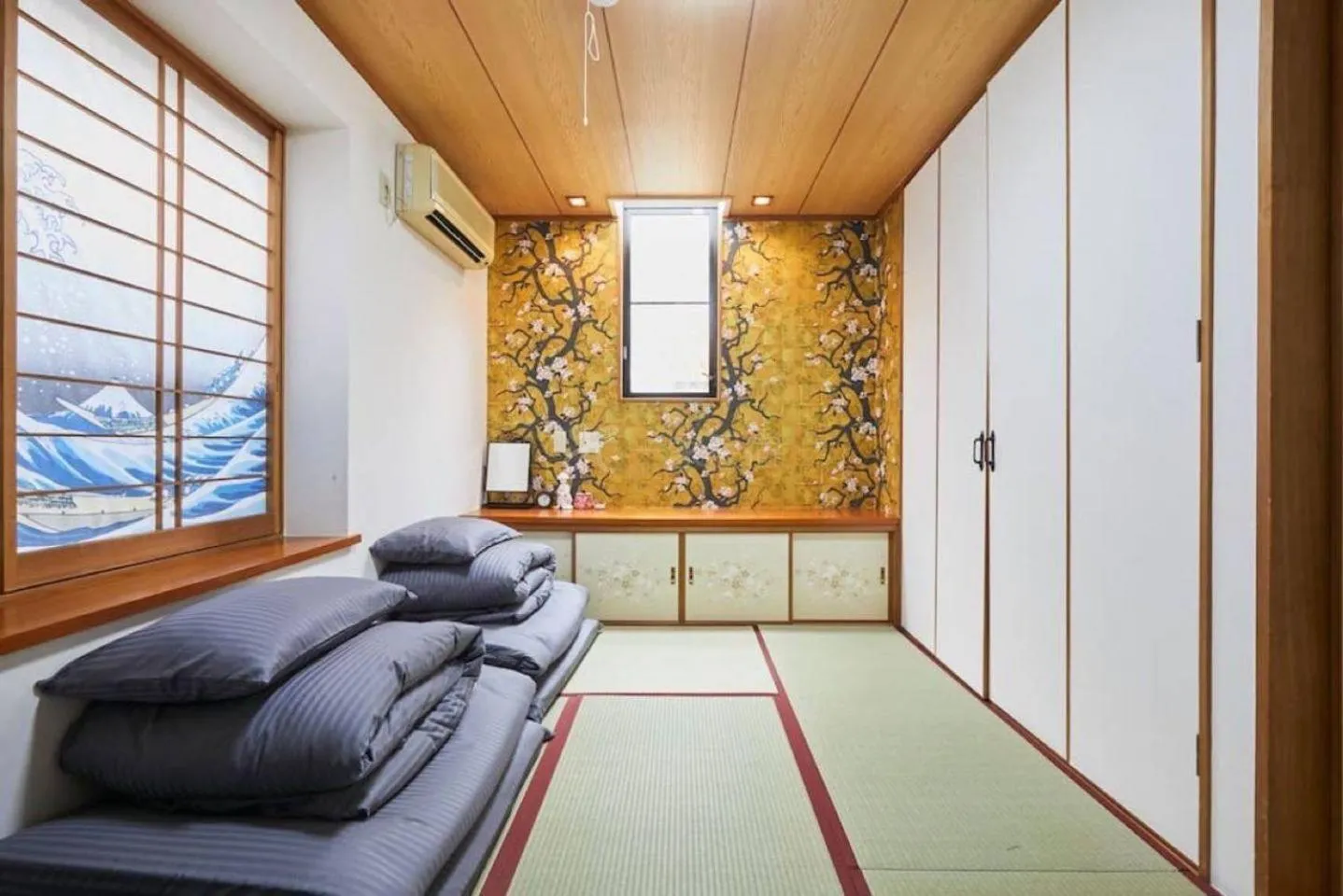 Photo of the whole room in Luxury Guest House in Tokyo Shinjuku