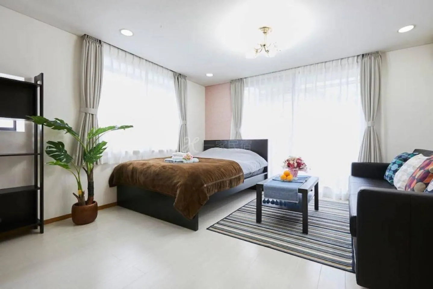 Photo of the whole room, Bed in Luxury Guest House in Tokyo Shinjuku