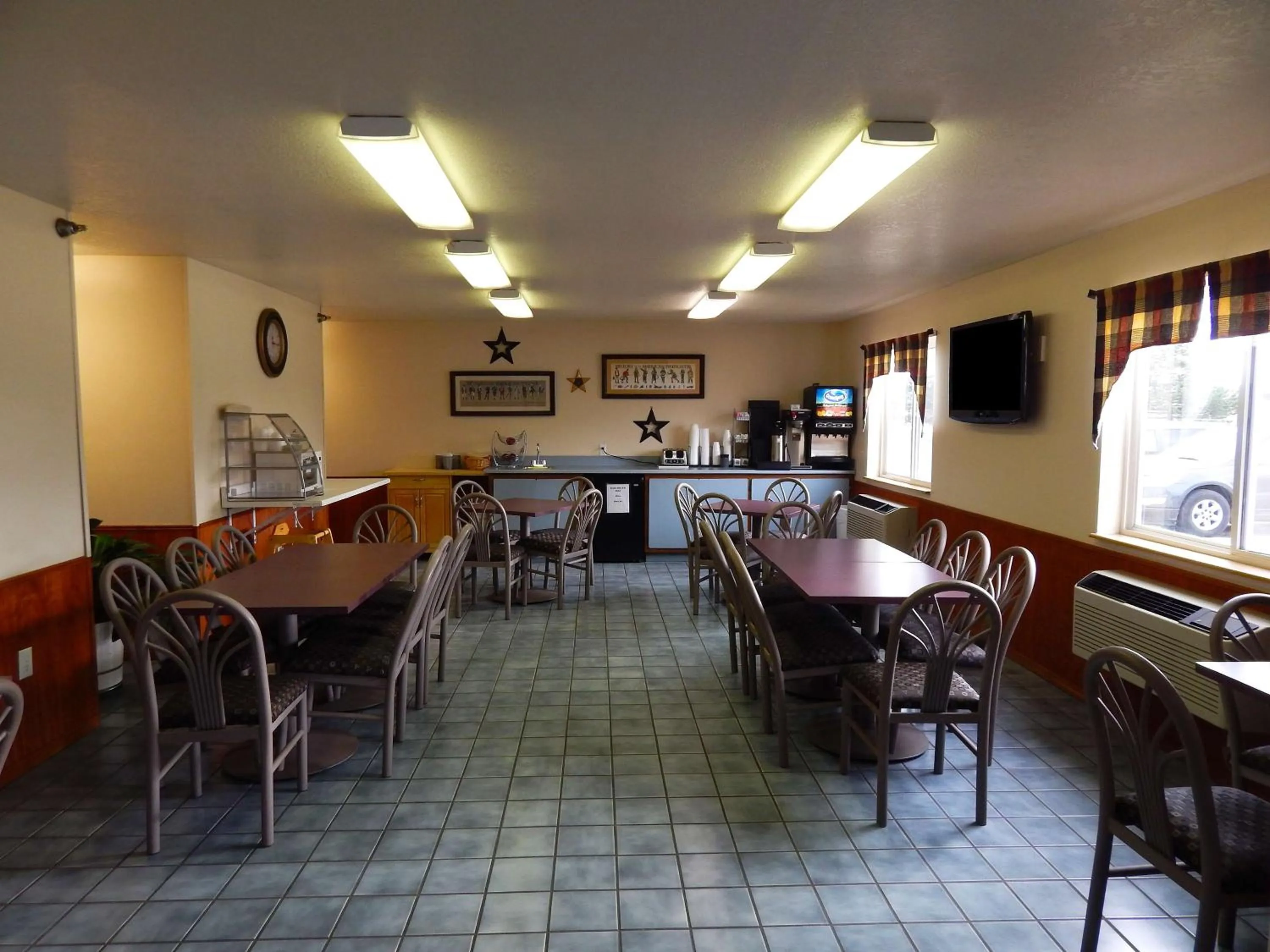 Restaurant/places to eat in Americas Best Value Inn Sault Ste. Marie