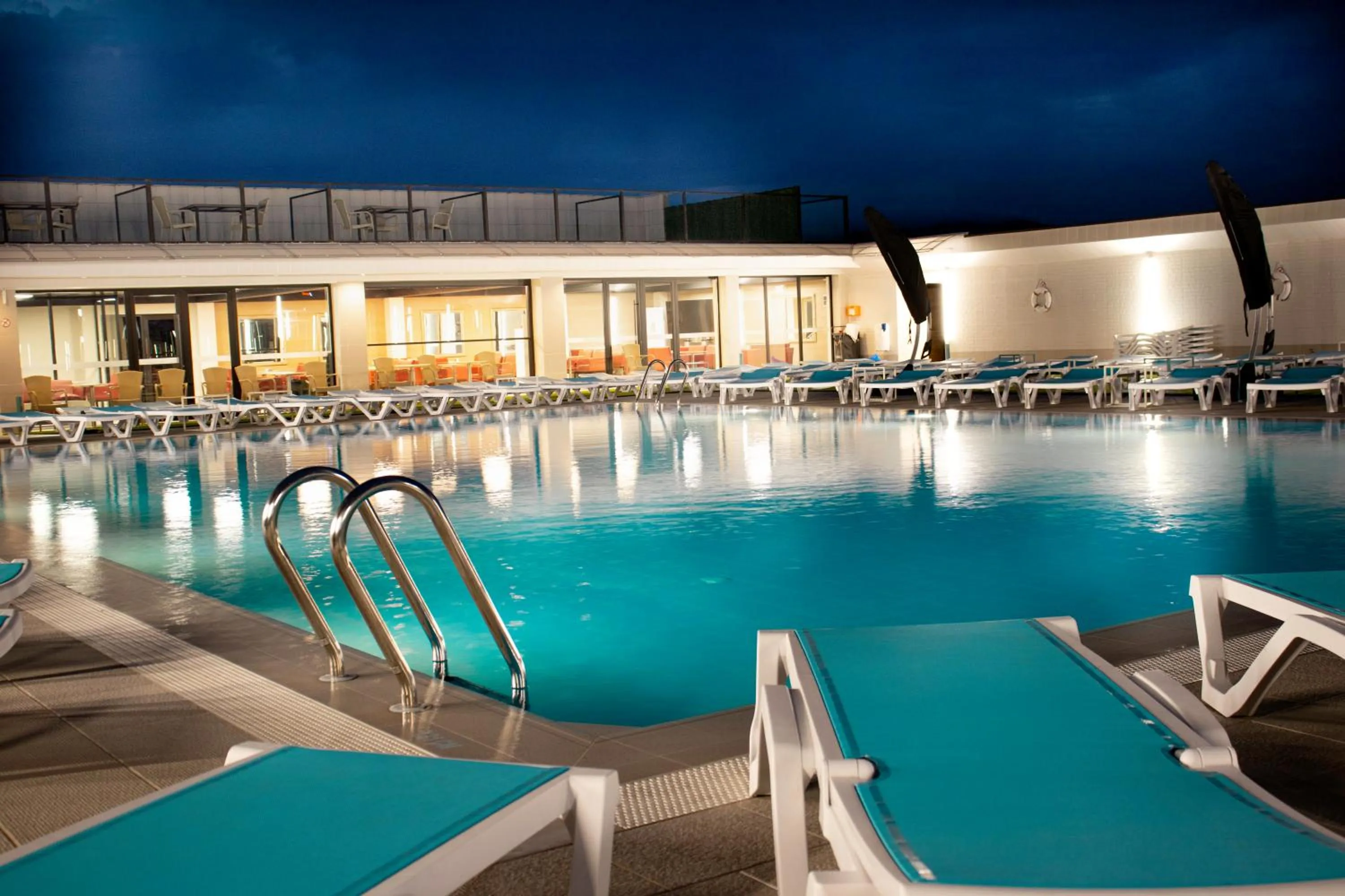 Night in Hotel Beaumonde Garden