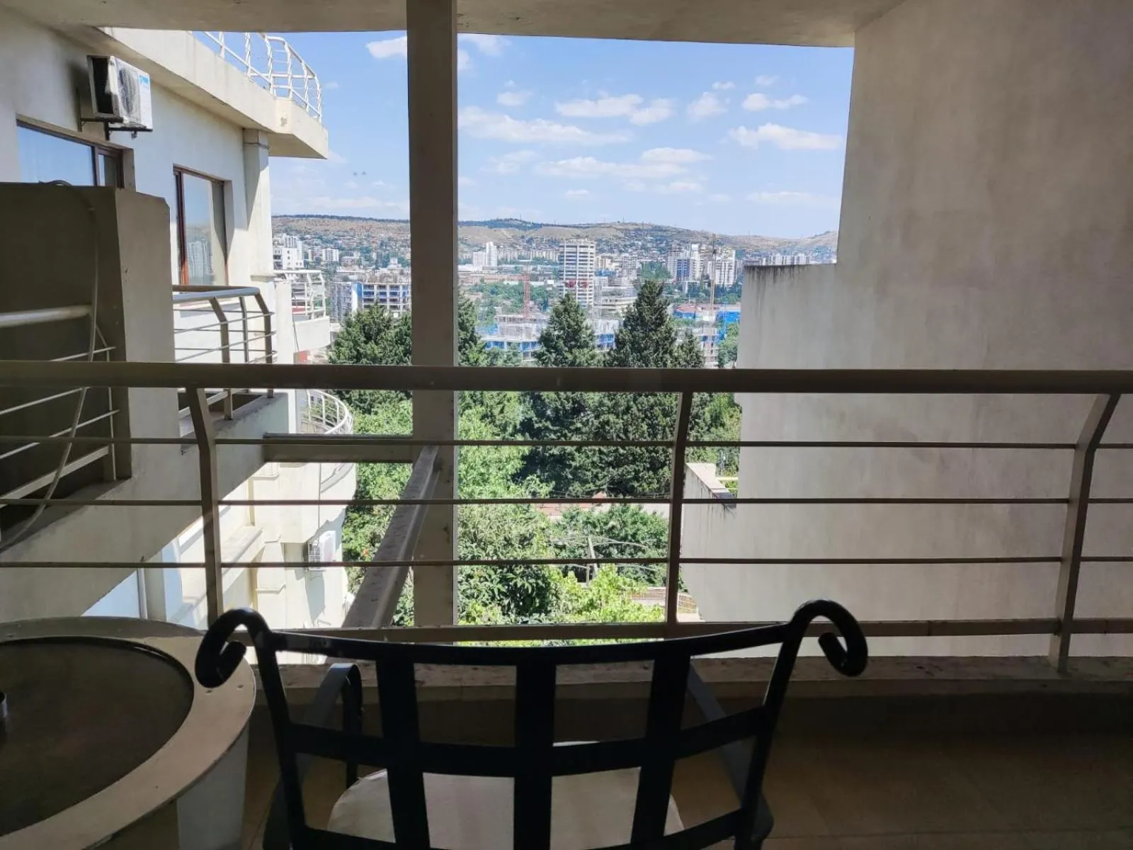 Day in Hotel Beaumonde Garden