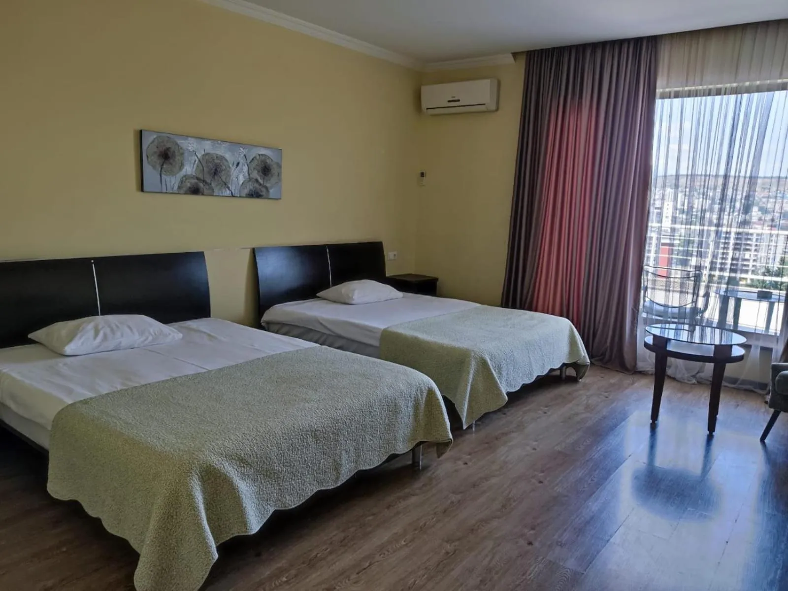 Bed in Hotel Beaumonde Garden