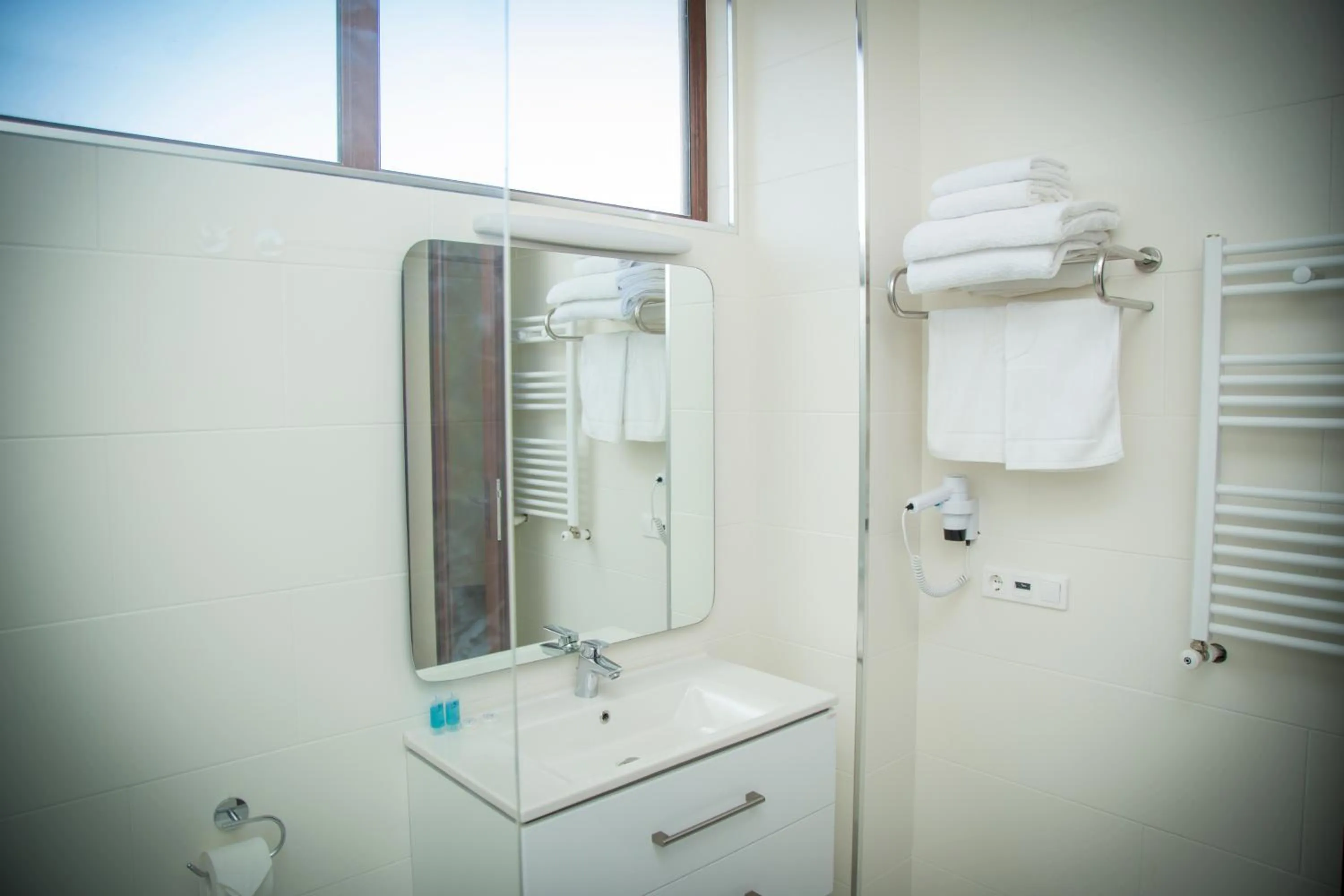 Shower in Hotel Beaumonde Garden