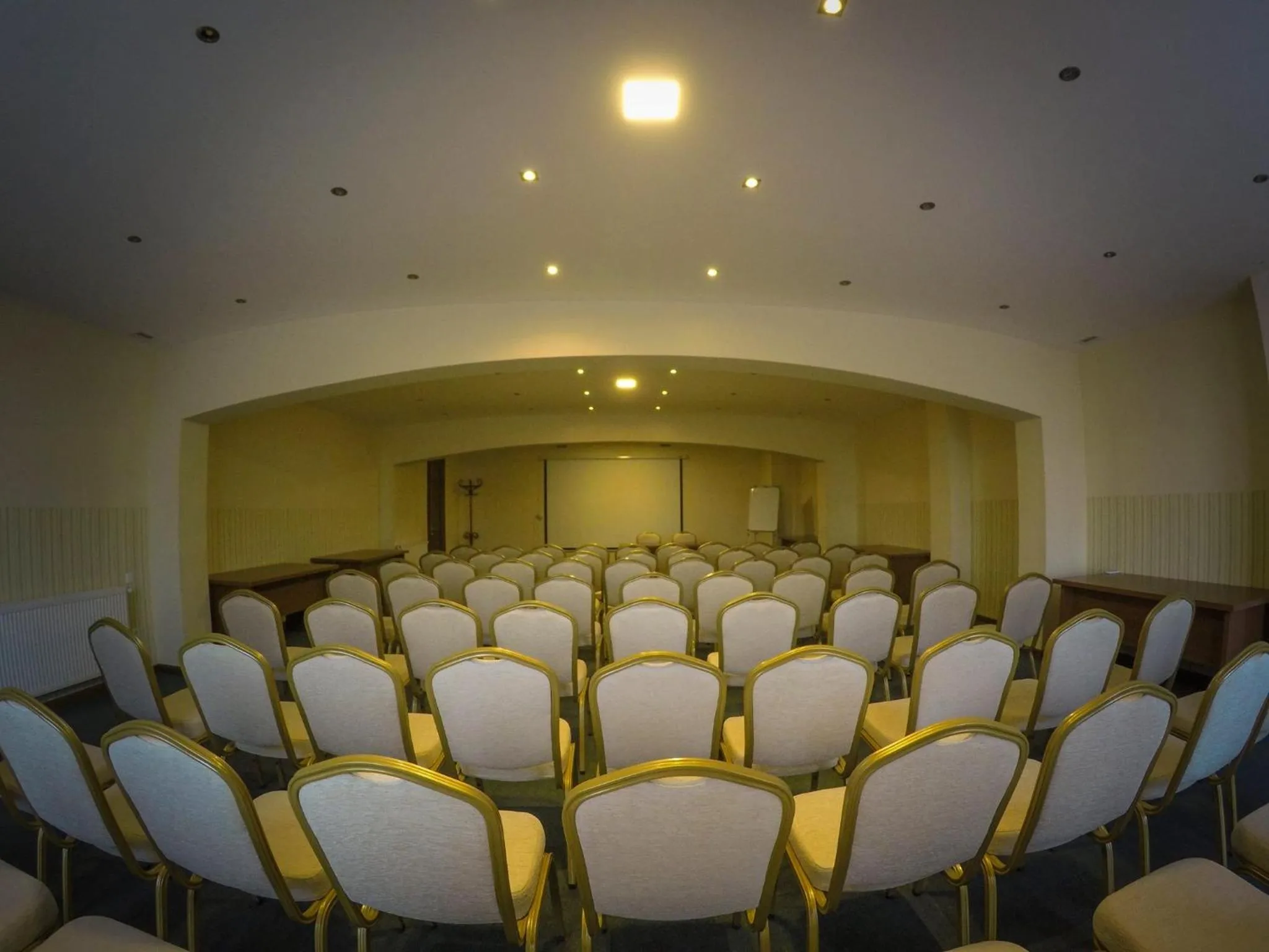 Business facilities in Hotel Beaumonde Garden