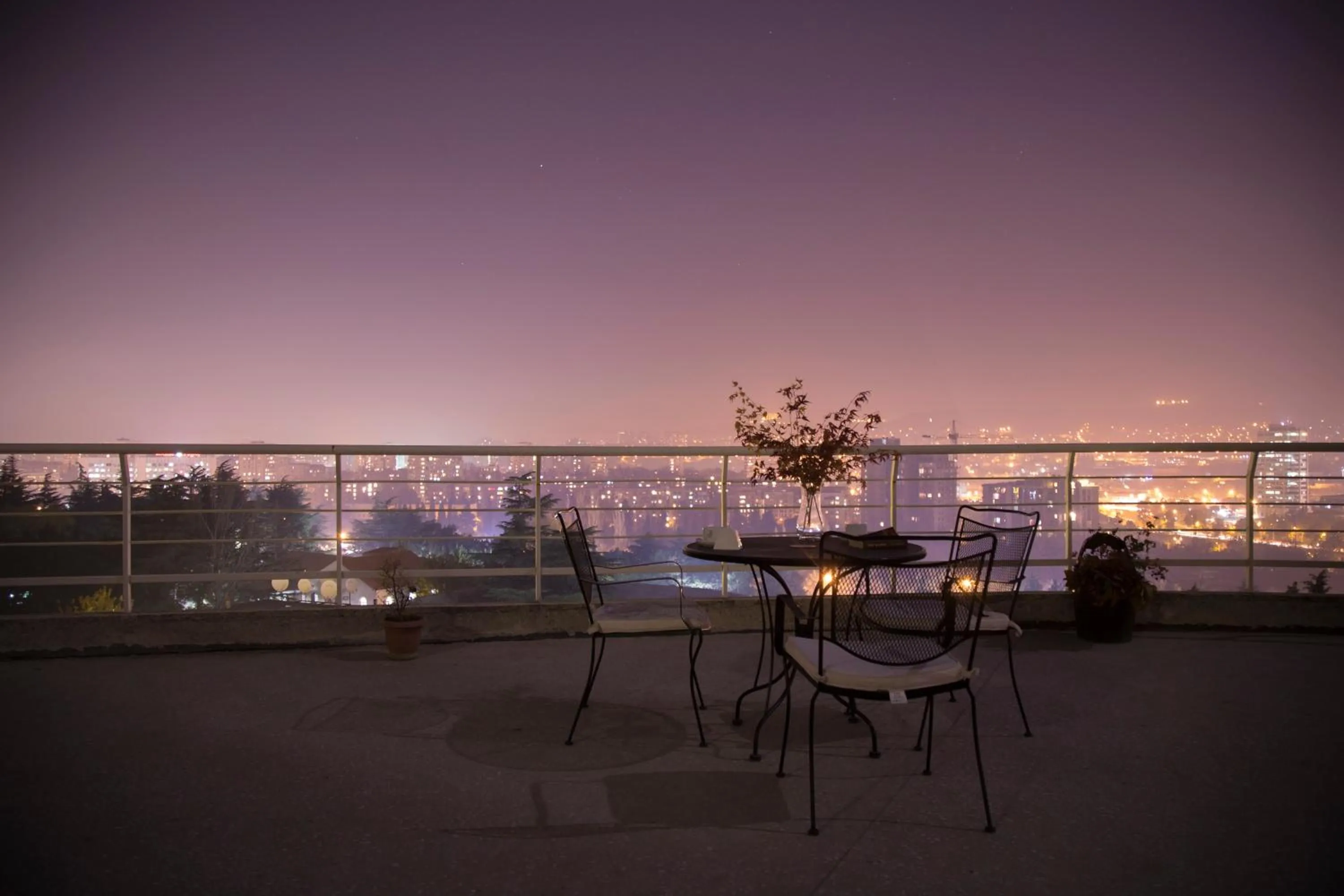 Night in Hotel Beaumonde Garden