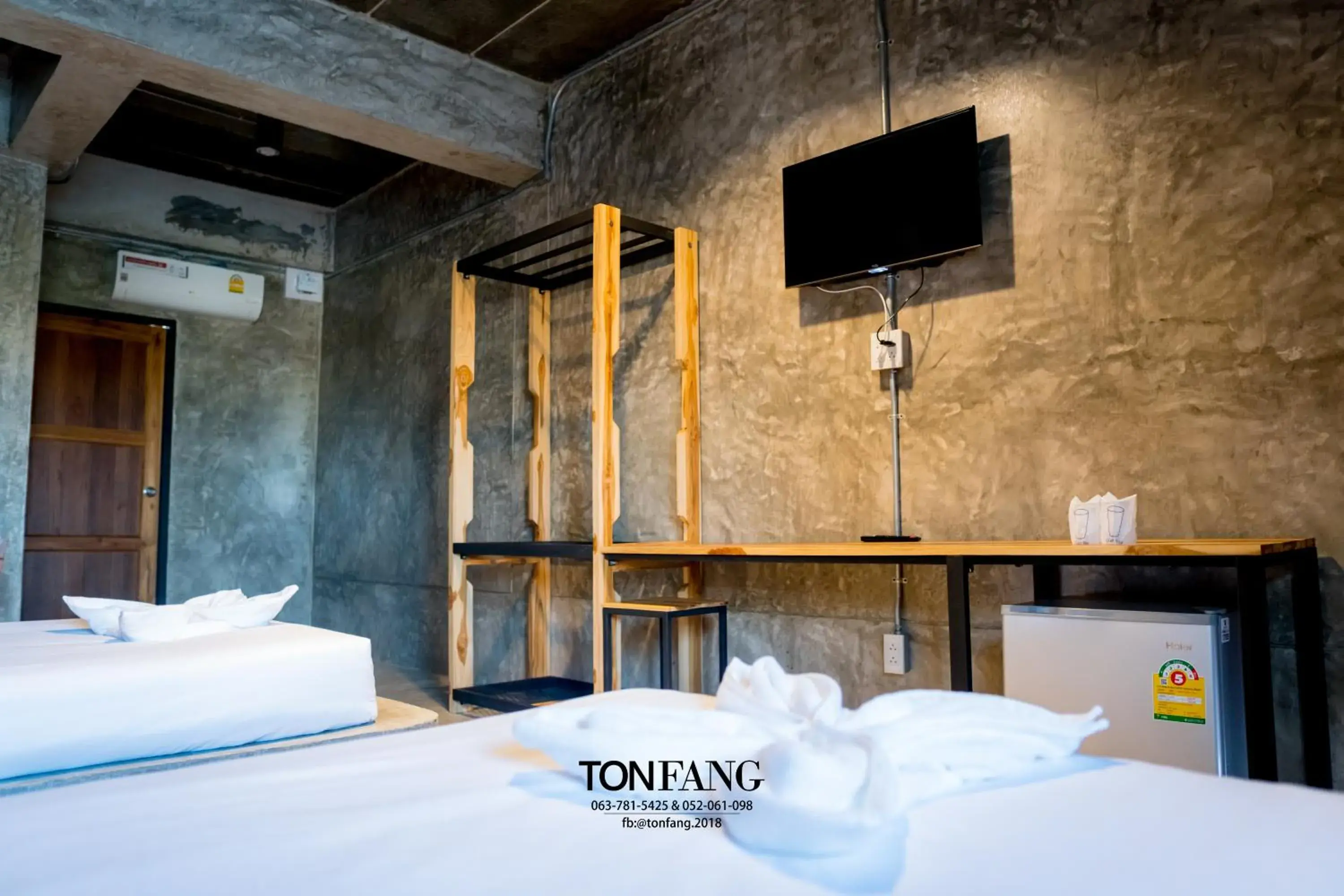 Bedroom, Bed in Ton Fang Hotel Bedroom, Bed in Ton Fang Hotel