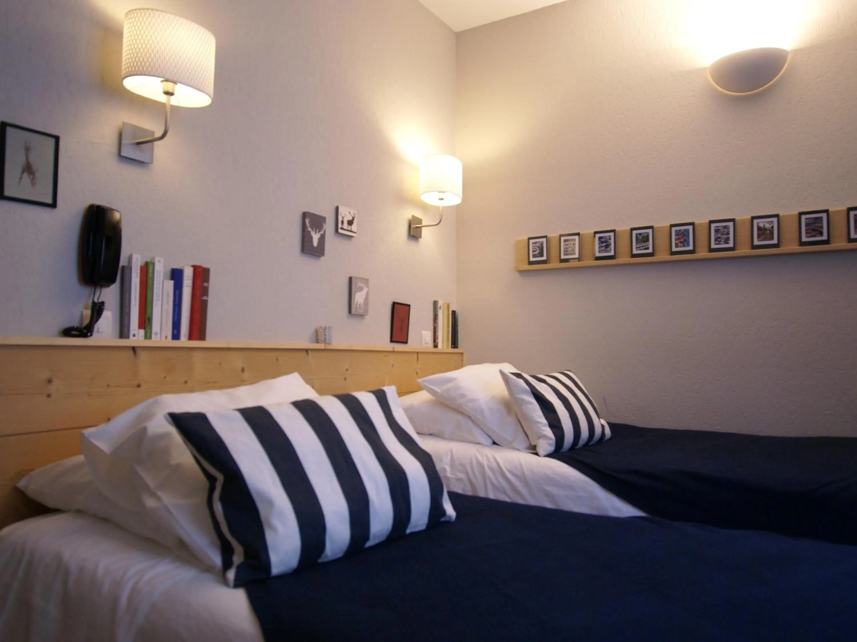 Bedroom, Bed in Hotel de la Placette Barcelonnette