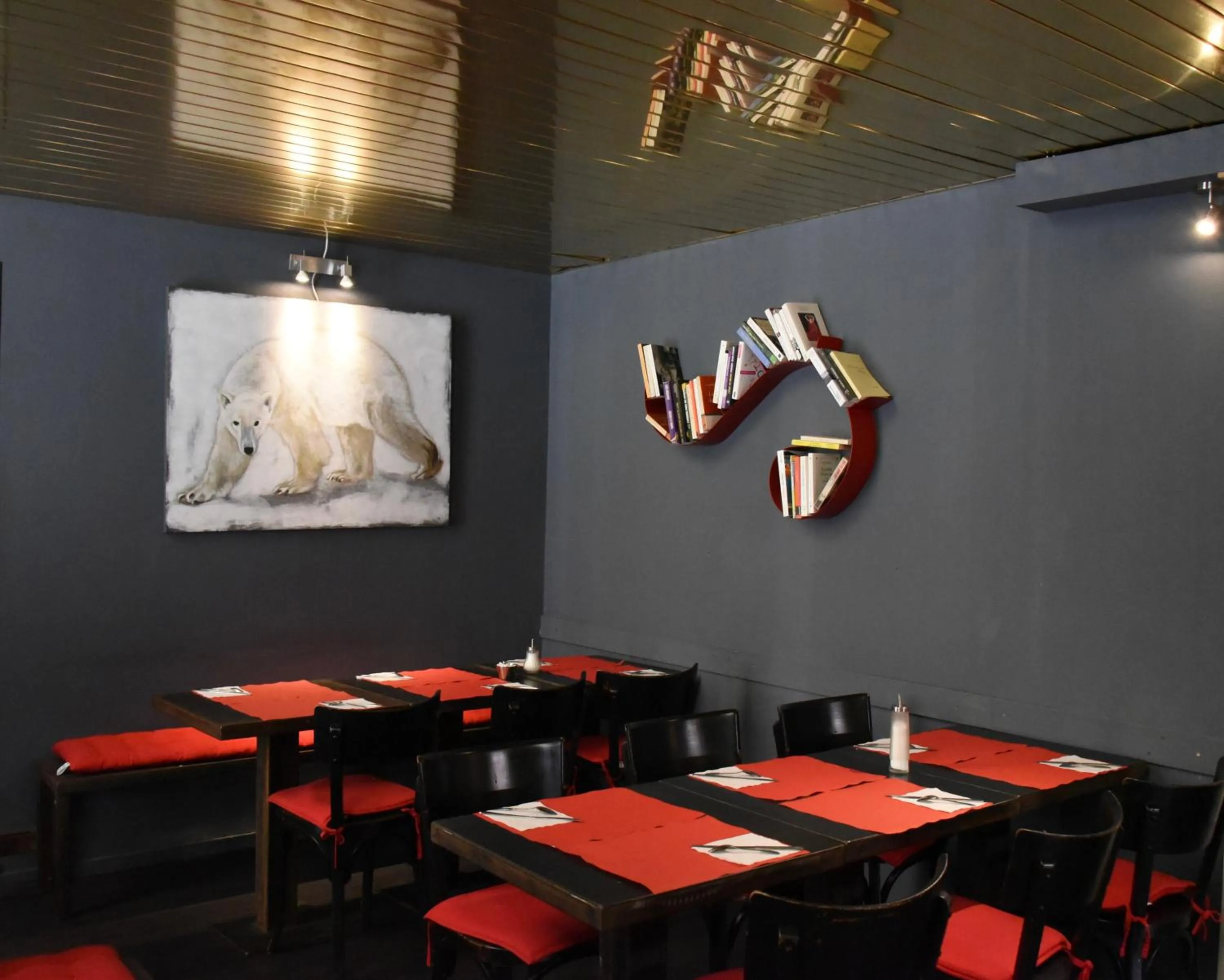 Lounge or bar in Hotel de la Placette Barcelonnette