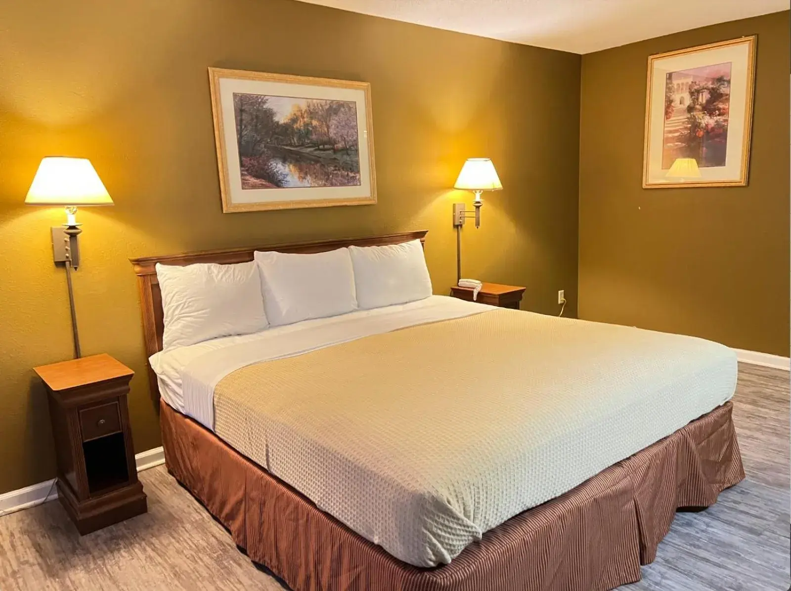 Bedroom, Bed in FairBridge Inn Express Mount Vernon Bedroom, Bed in FairBridge Inn Express Mount Vernon