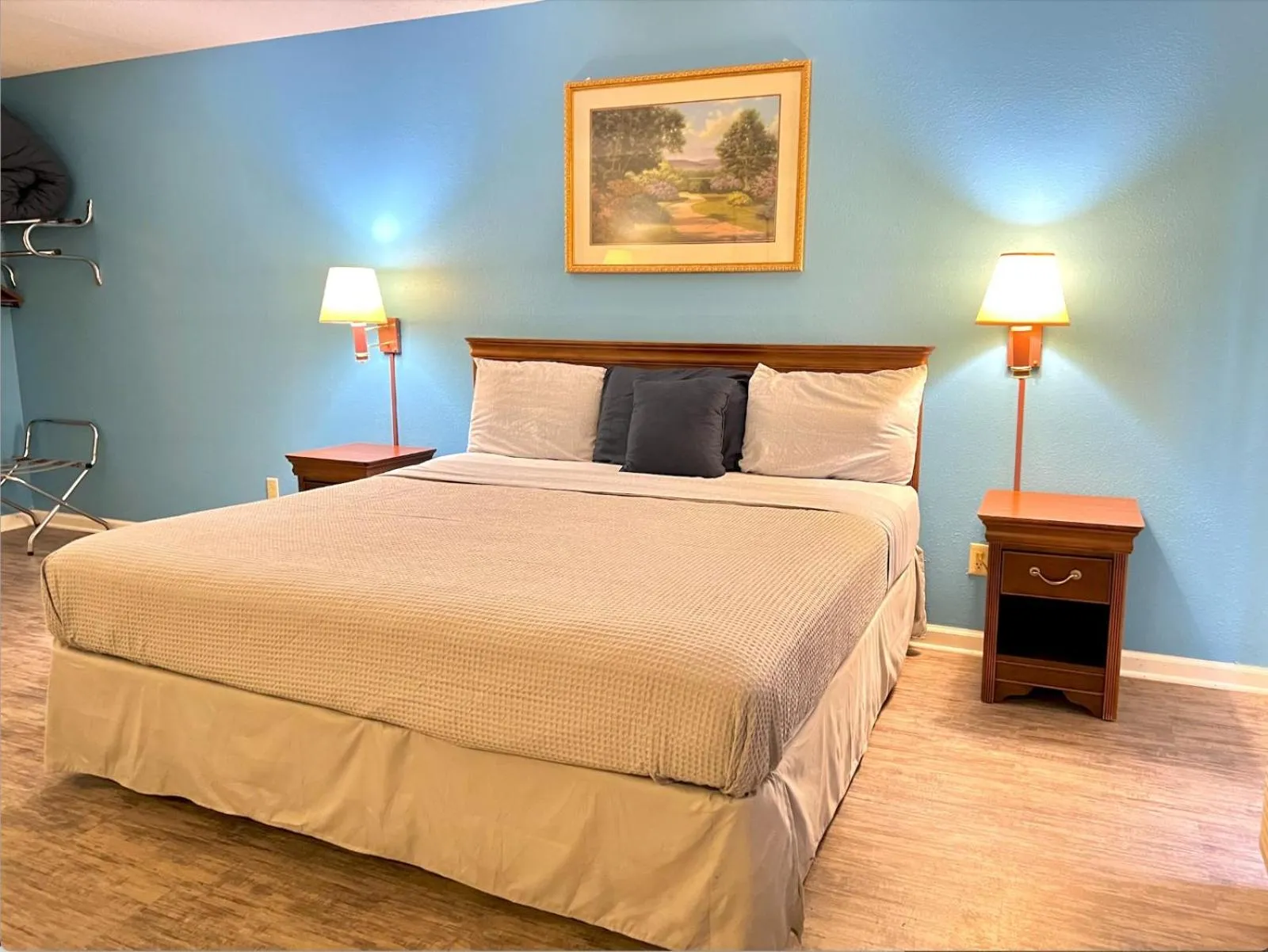 Bedroom, Bed in FairBridge Inn Express Mount Vernon