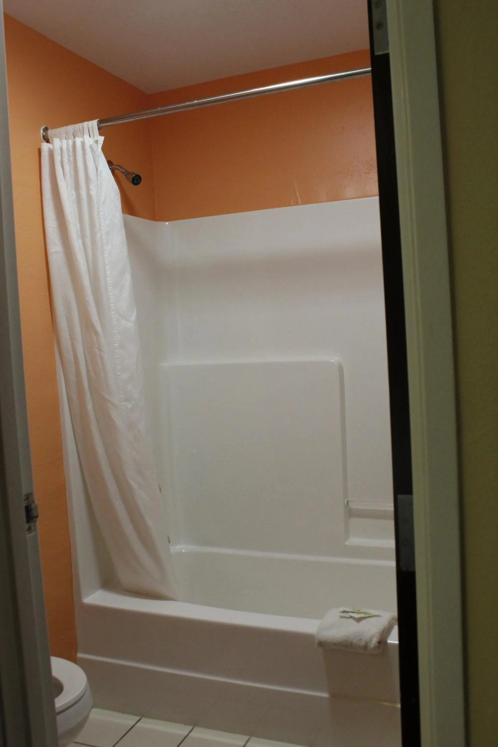 Bathroom in FairBridge Inn Express Mount Vernon