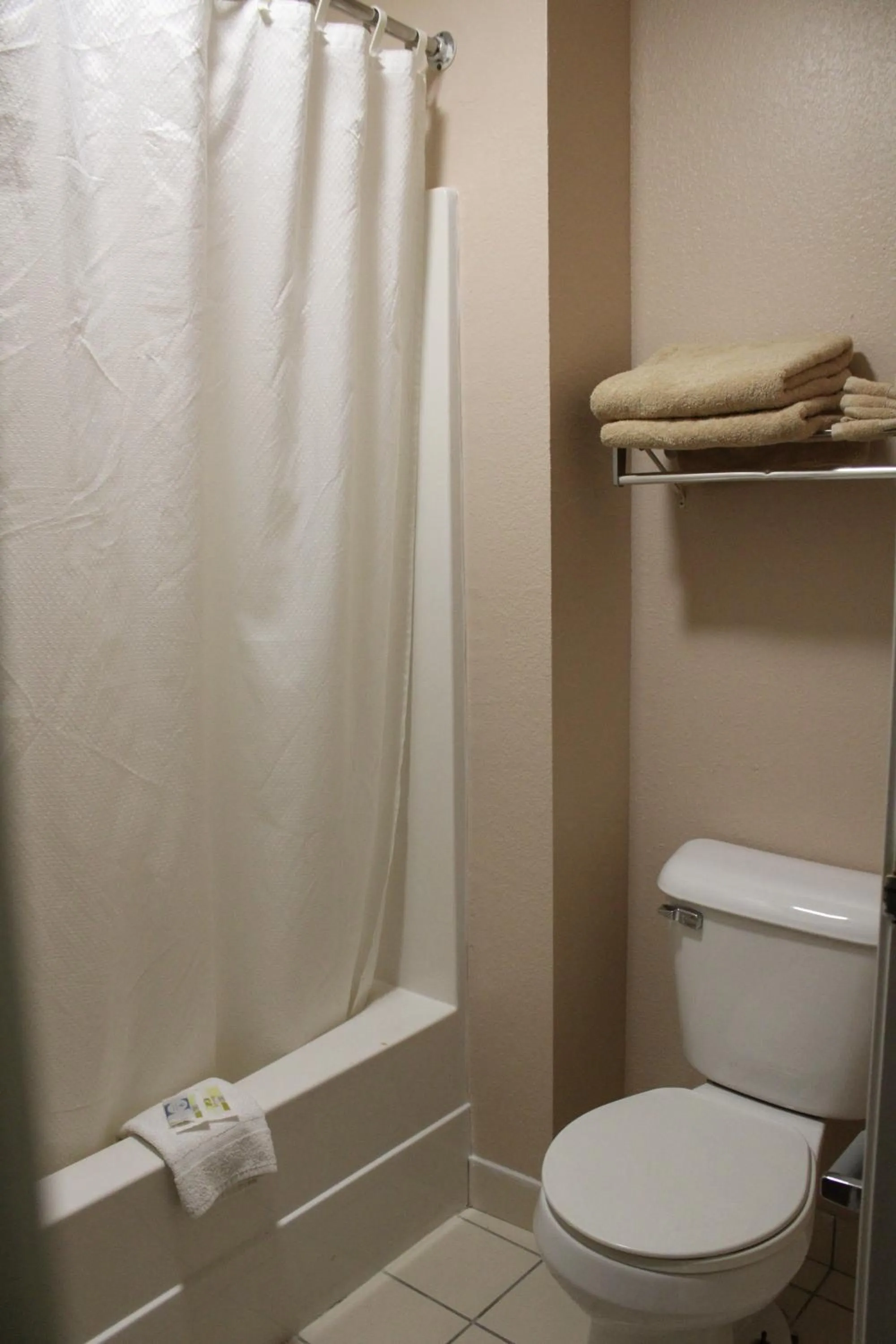 Bathroom in FairBridge Inn Express Mount Vernon