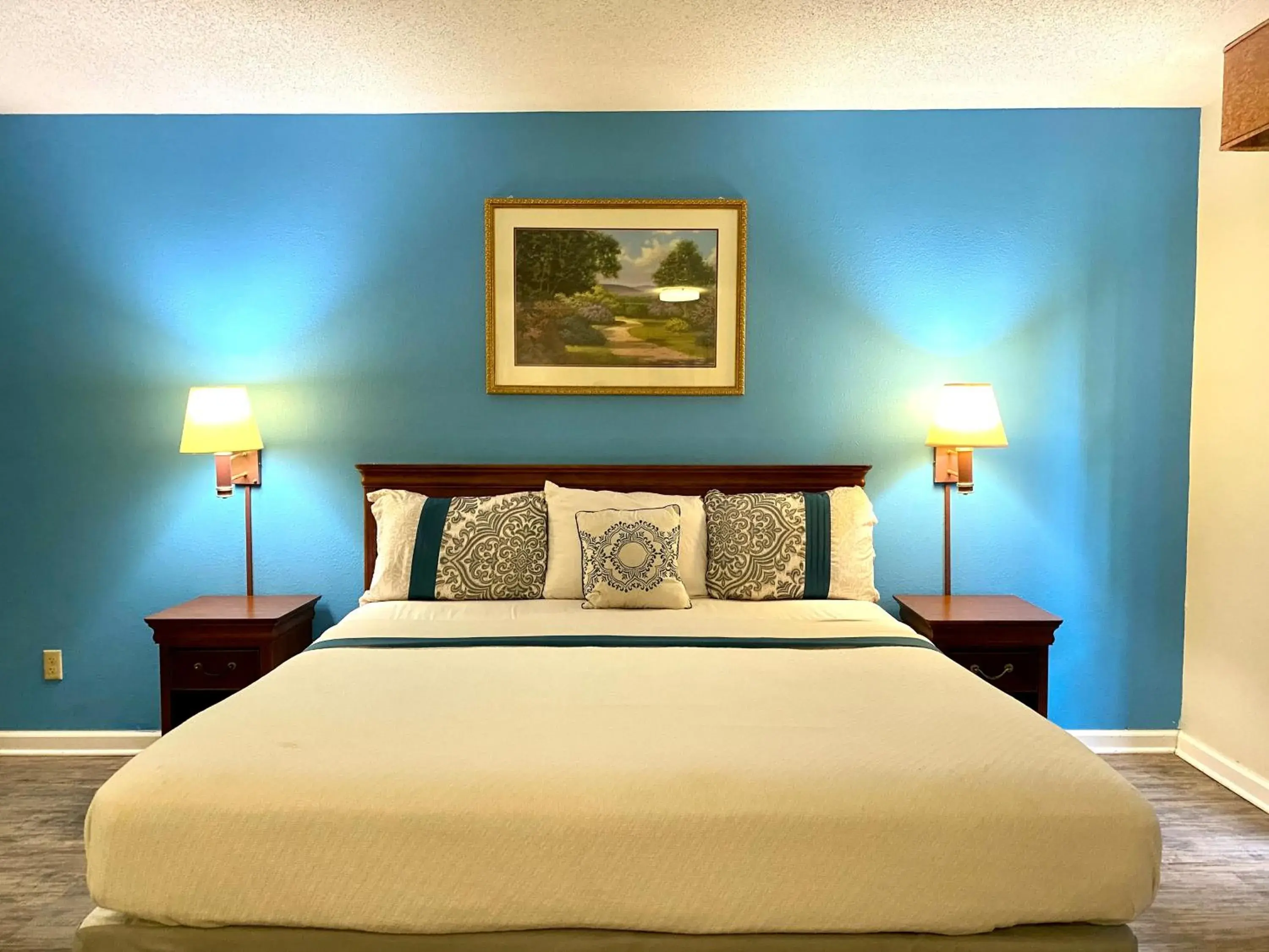 Bed in FairBridge Inn Express Mount Vernon Bed in FairBridge Inn Express Mount Vernon