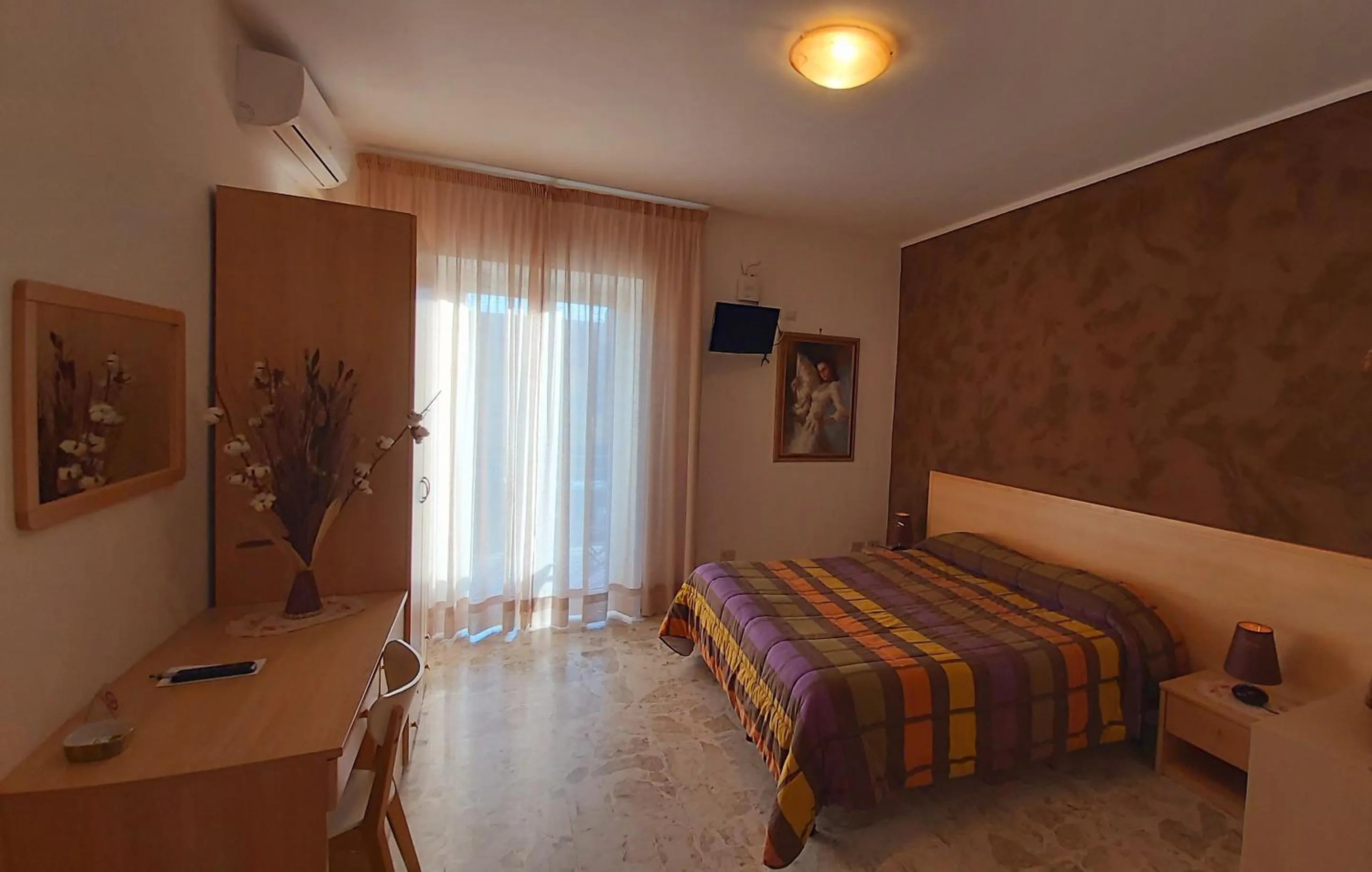 Property building, Bed in B&B Raggio Di Sole