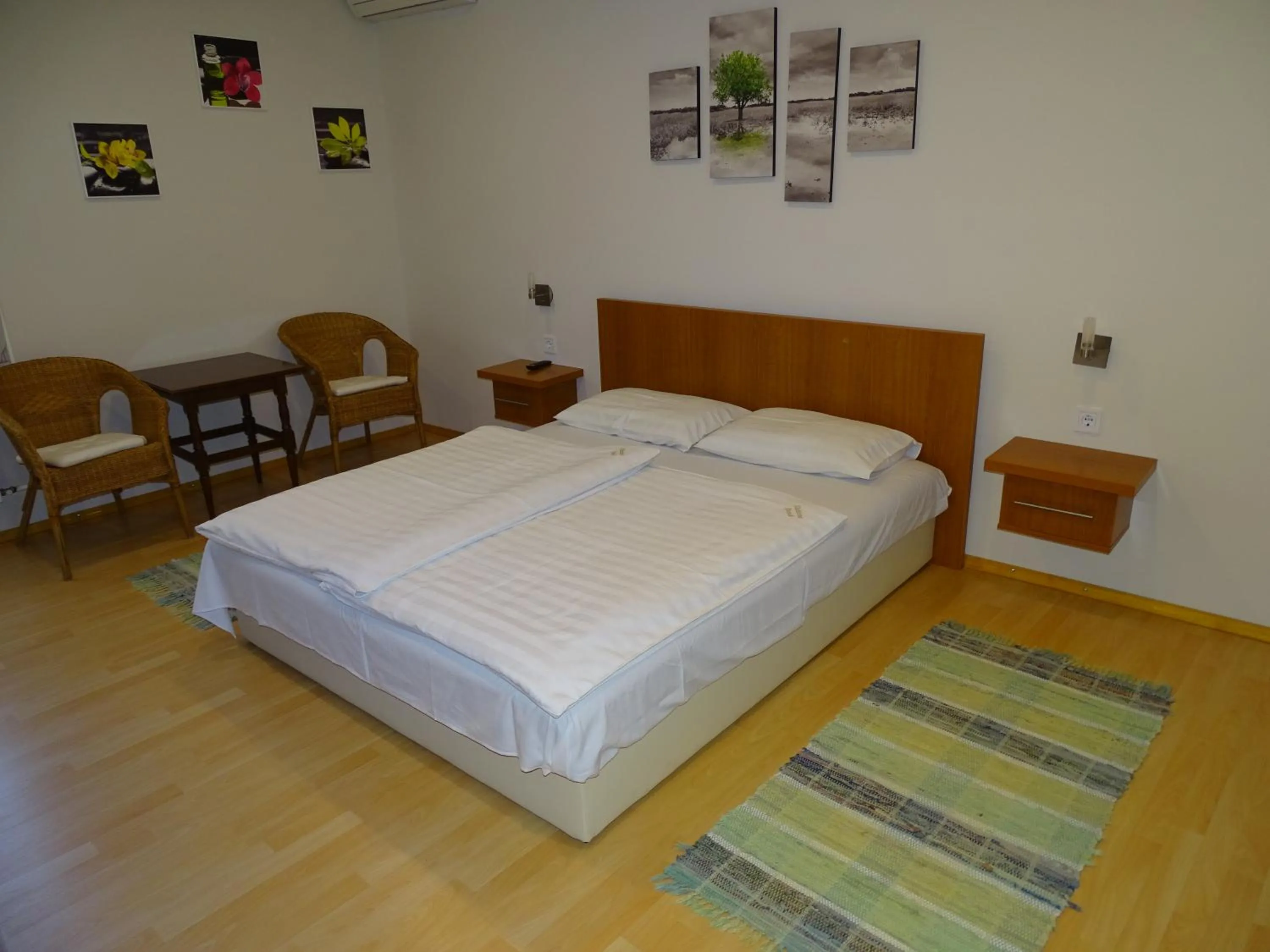 Double or Twin Room - single occupancy in Alabárdos Panzió és Apartmanház