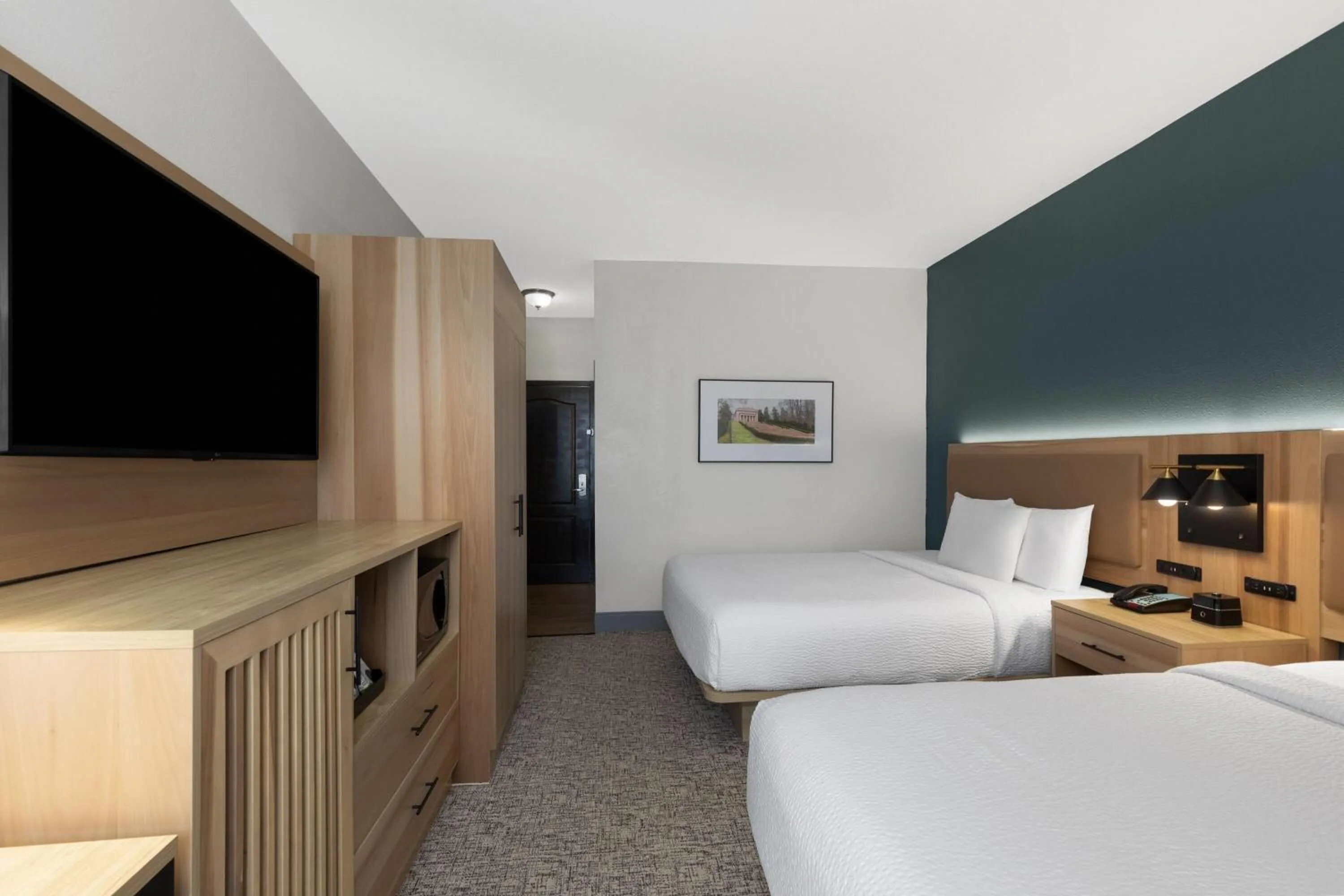 Photo of the whole room, Bed in La Quinta by Wyndham Lexington South / Hamburg