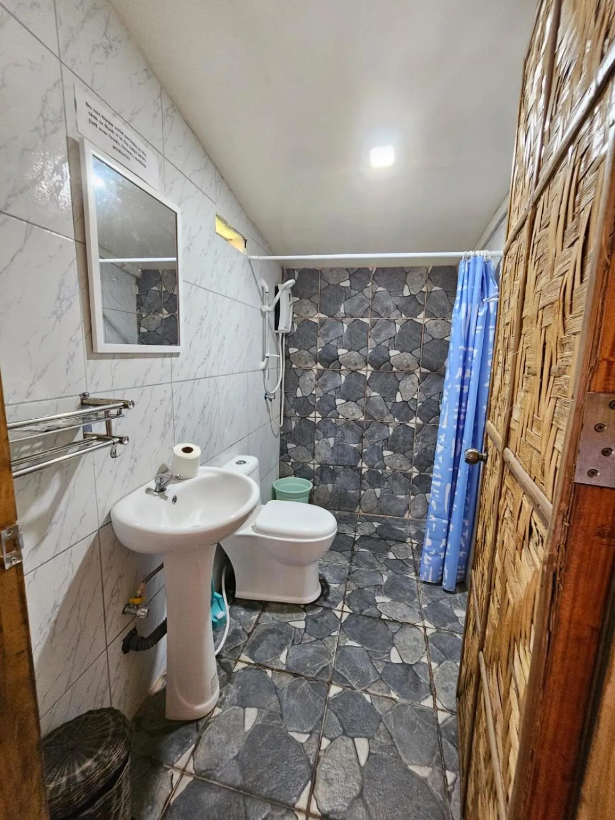 Shower in Big BamBoo Beach Resort Sipalay