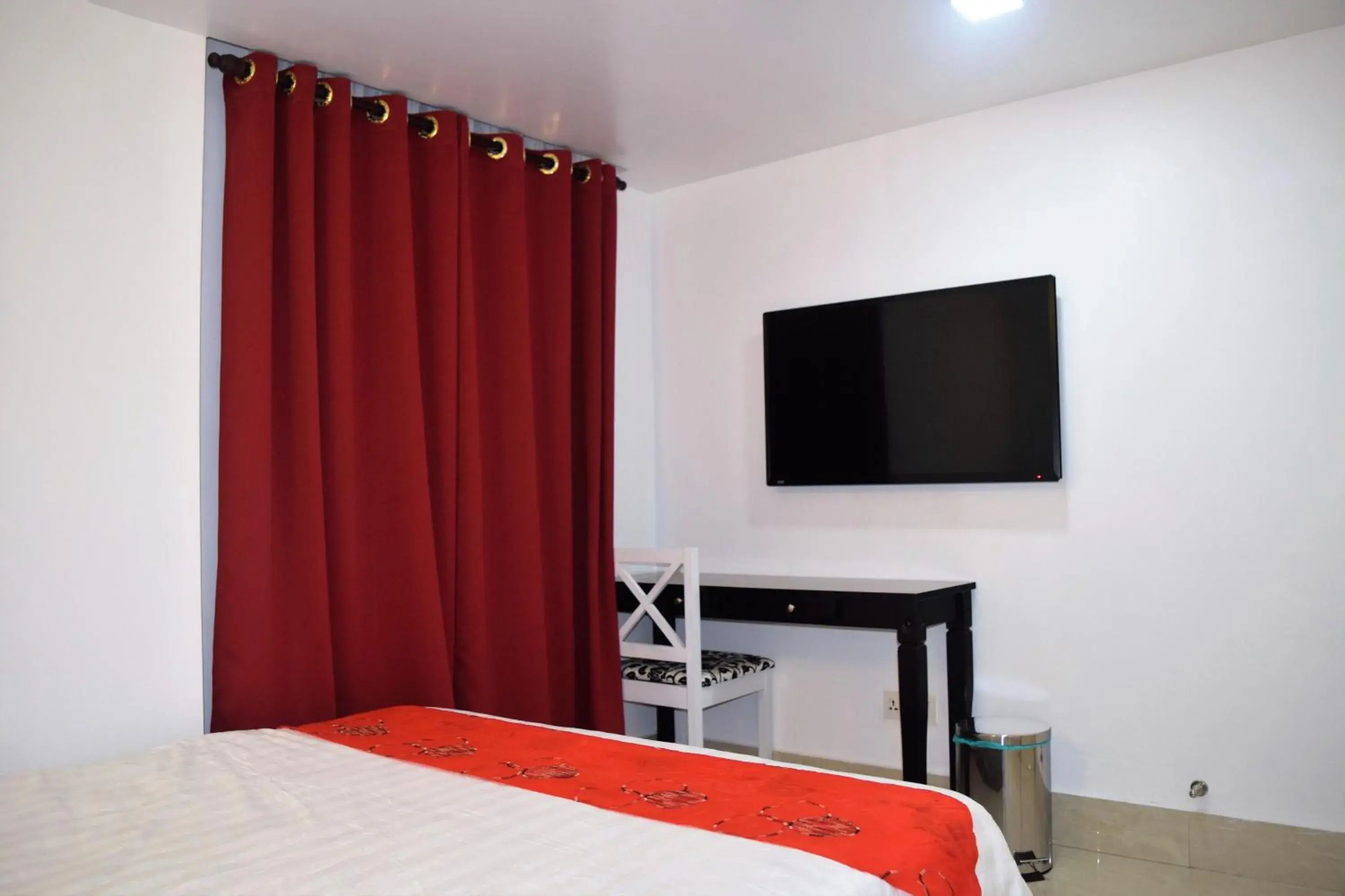 TV and multimedia, Bed in S Rose Hotel TV and multimedia, Bed in S Rose Hotel