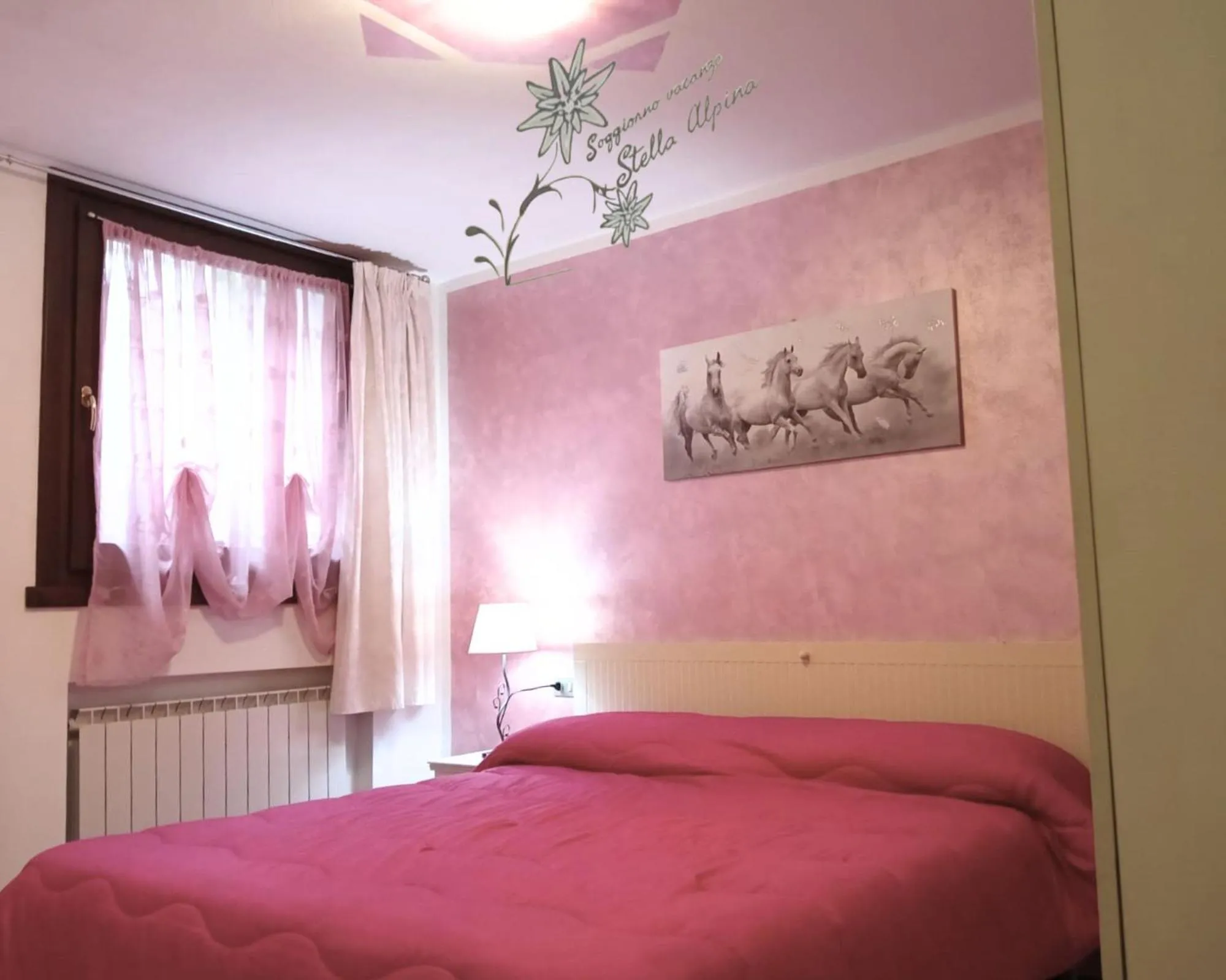 Bedroom, Bed in Soggiorno Vacanze Stella Alpina