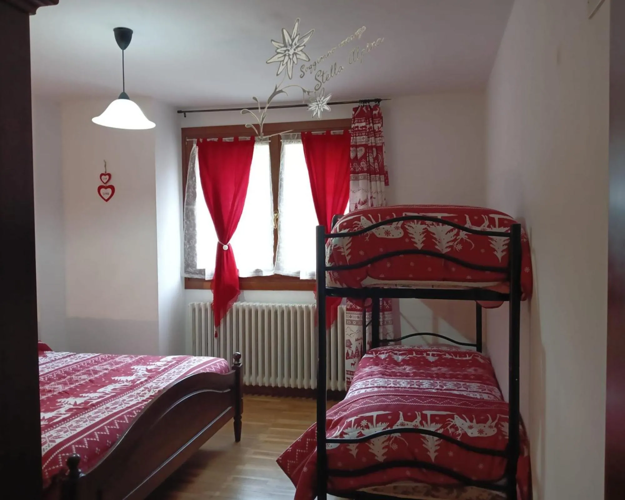 Photo of the whole room, Bed in Soggiorno Vacanze Stella Alpina