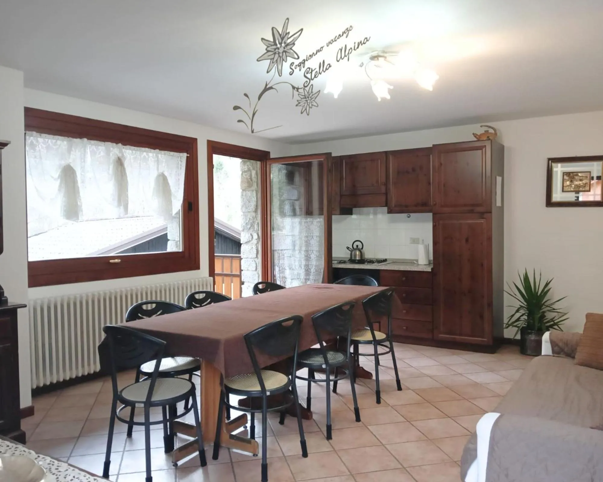 Kitchen or kitchenette in Soggiorno Vacanze Stella Alpina